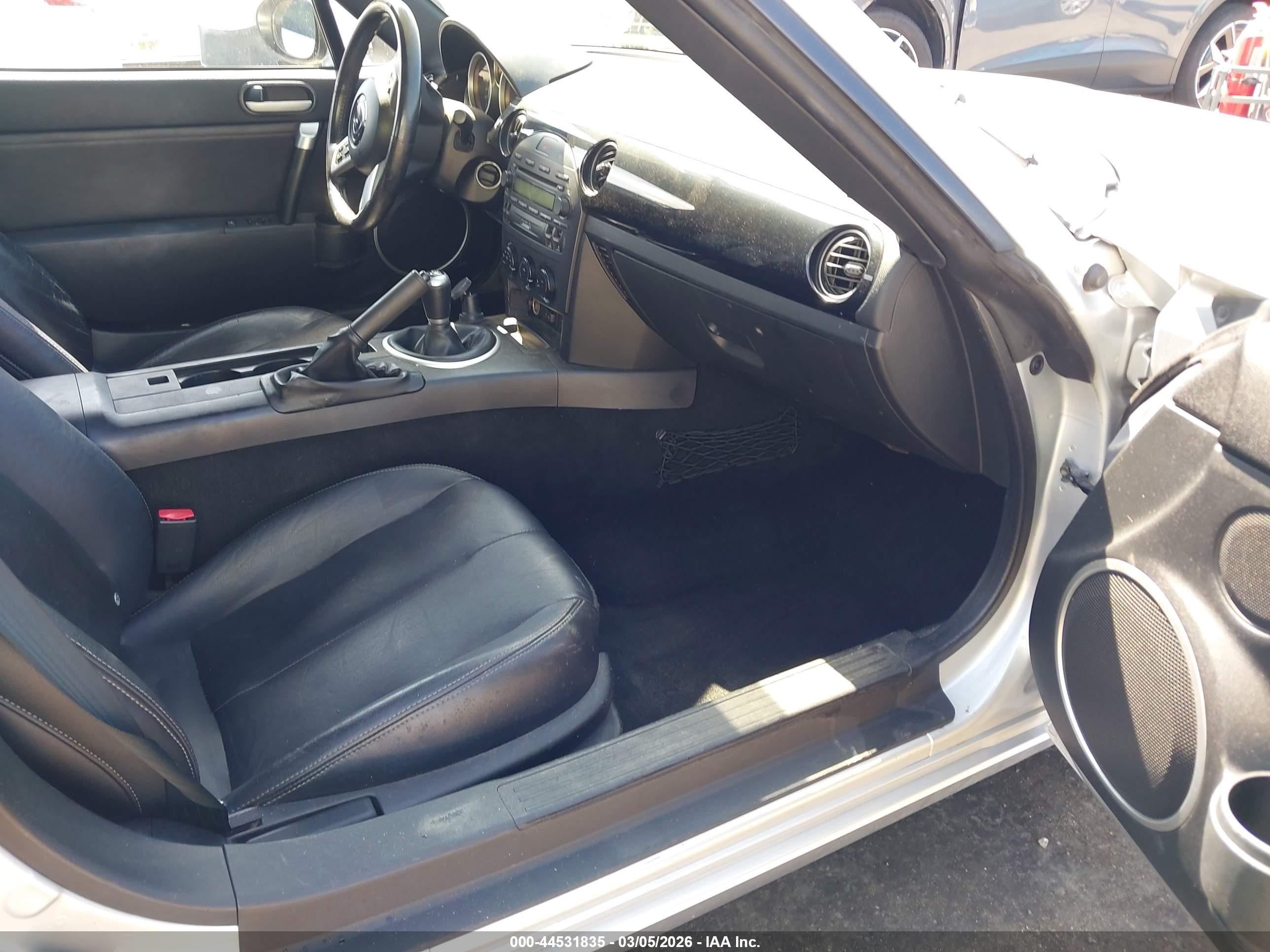 MAZDA MX-5 image 5