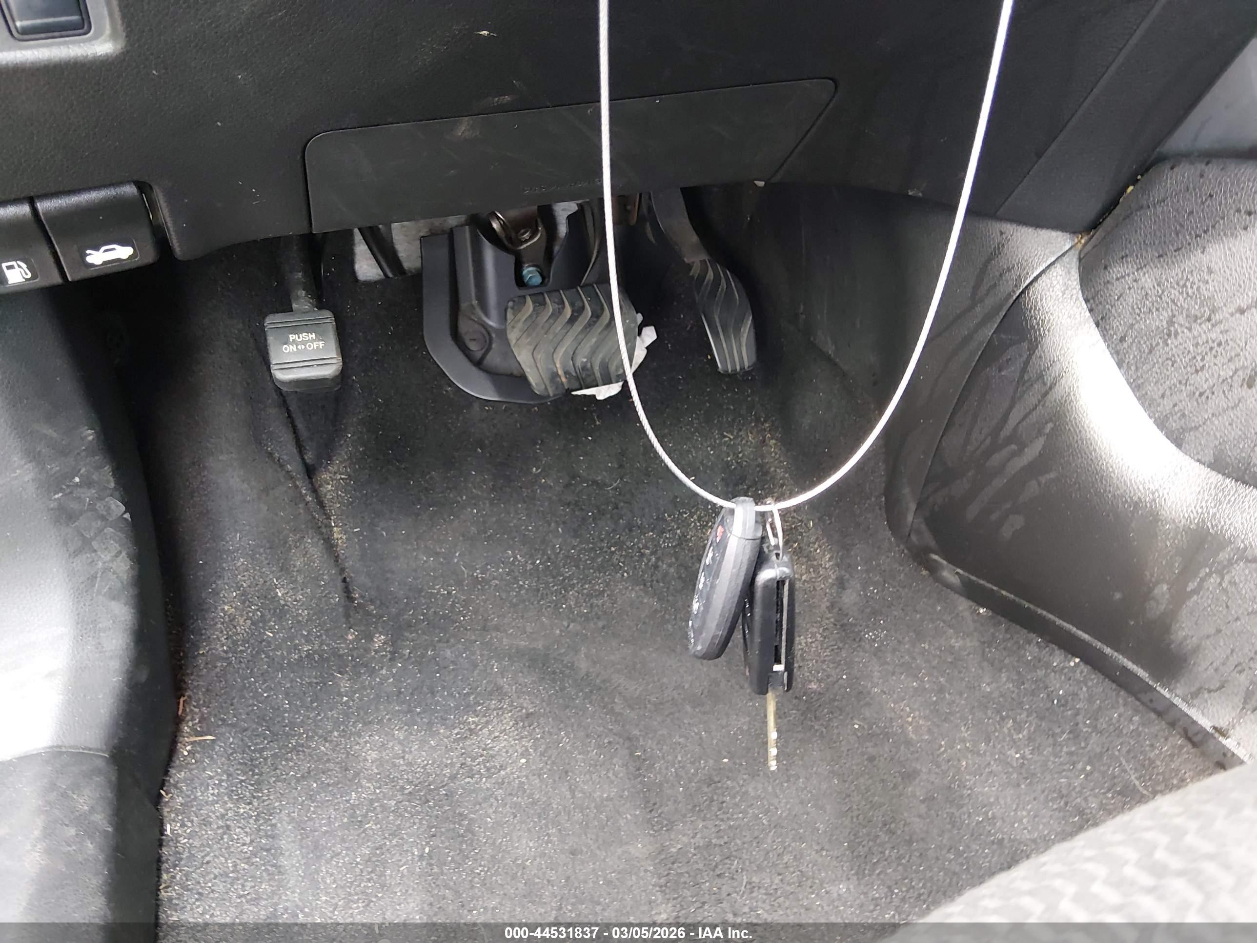 NISSAN ROGUE image 11