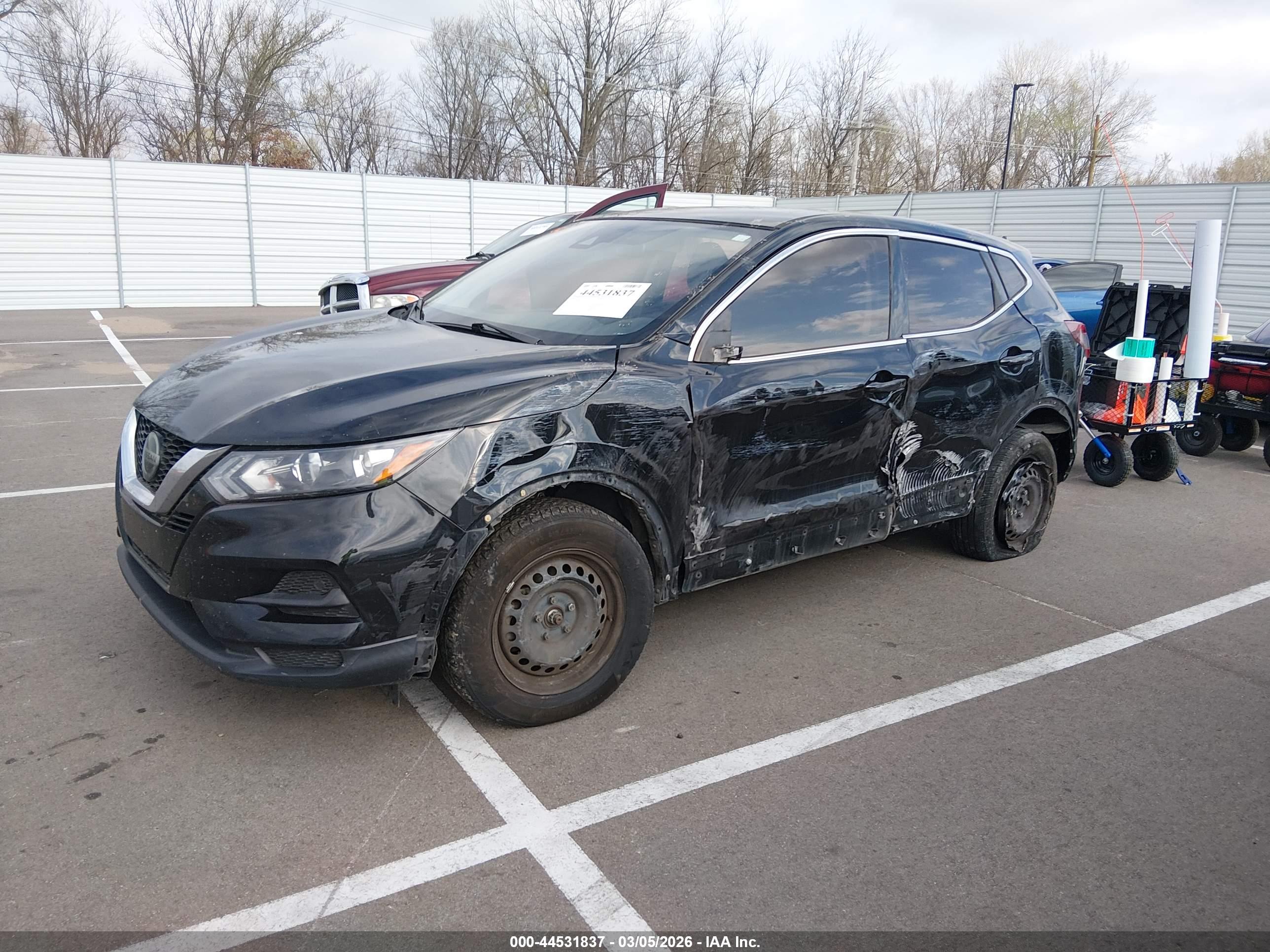 NISSAN ROGUE image 2