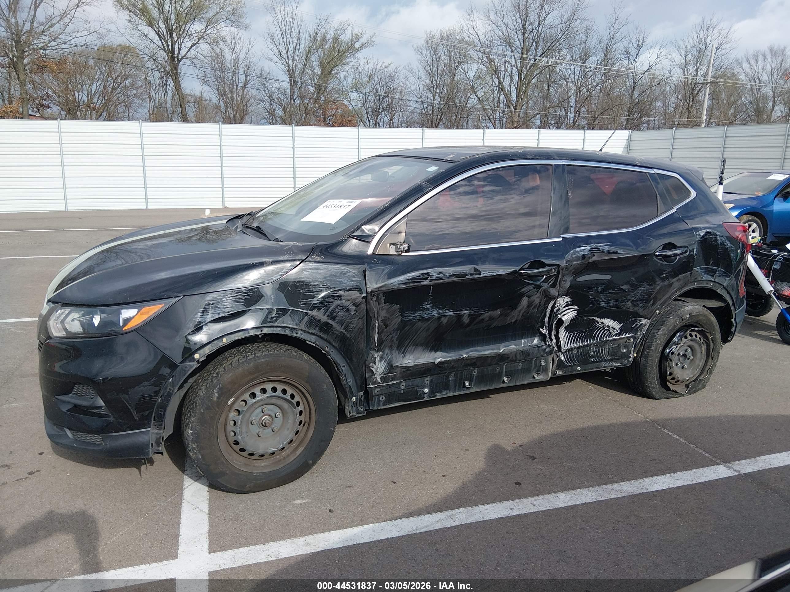 NISSAN ROGUE image 6