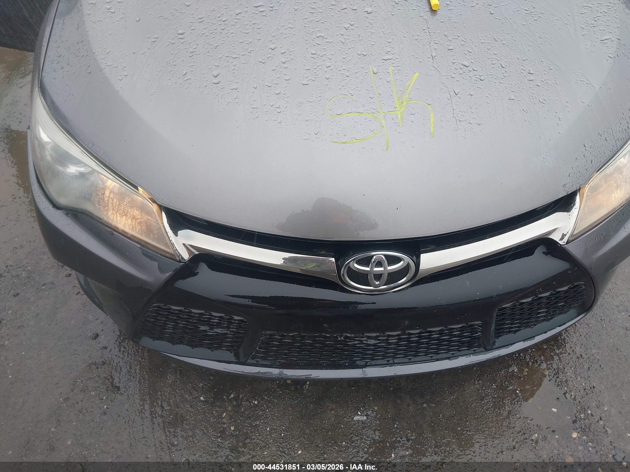 TOYOTA CAMRY image 10