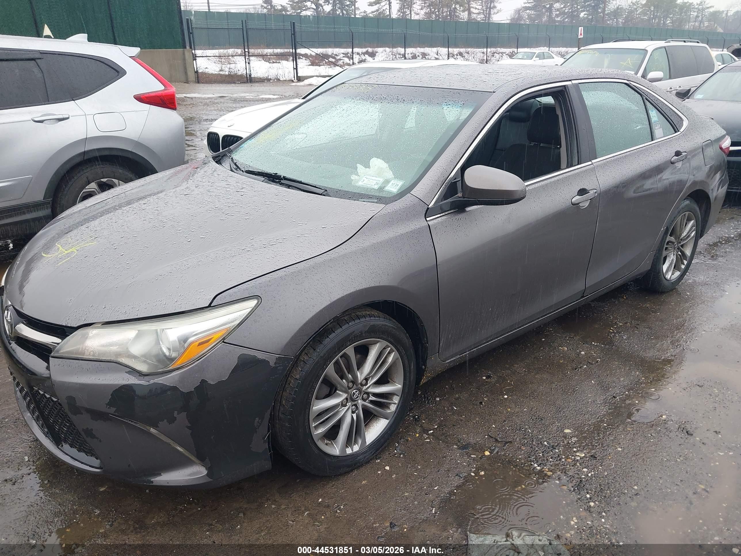 TOYOTA CAMRY image 2
