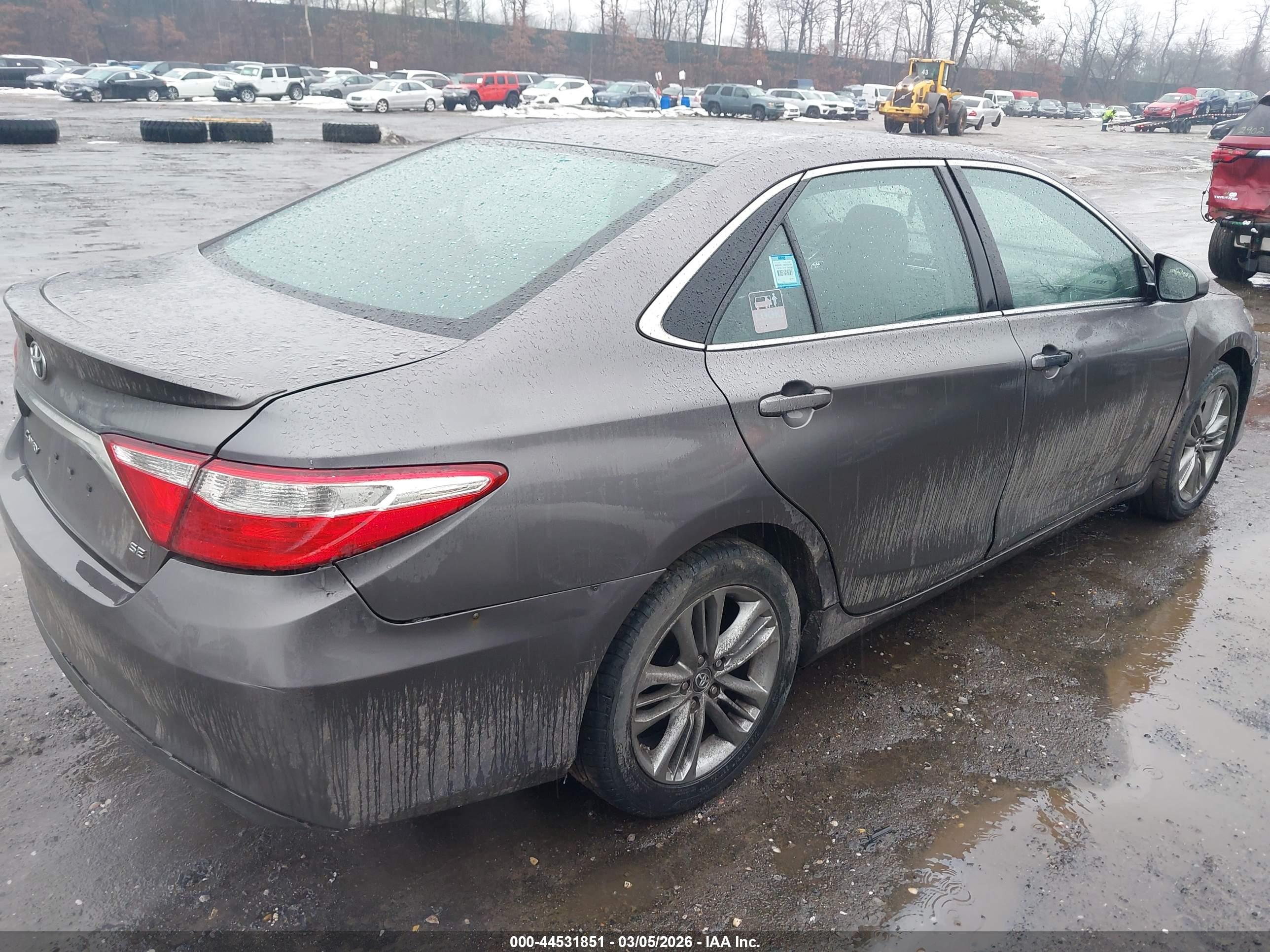 TOYOTA CAMRY image 4
