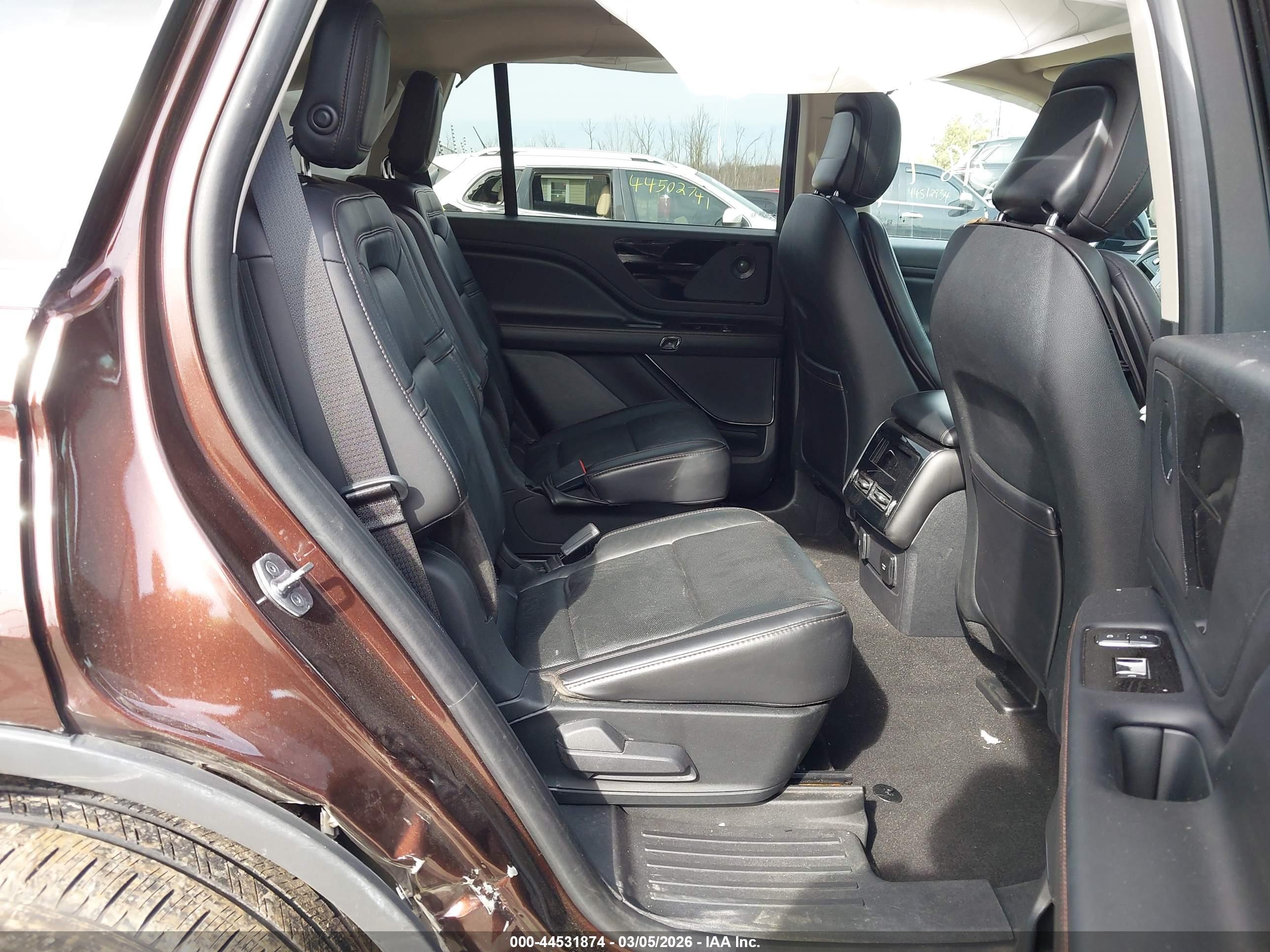 LINCOLN AVIATOR image 8