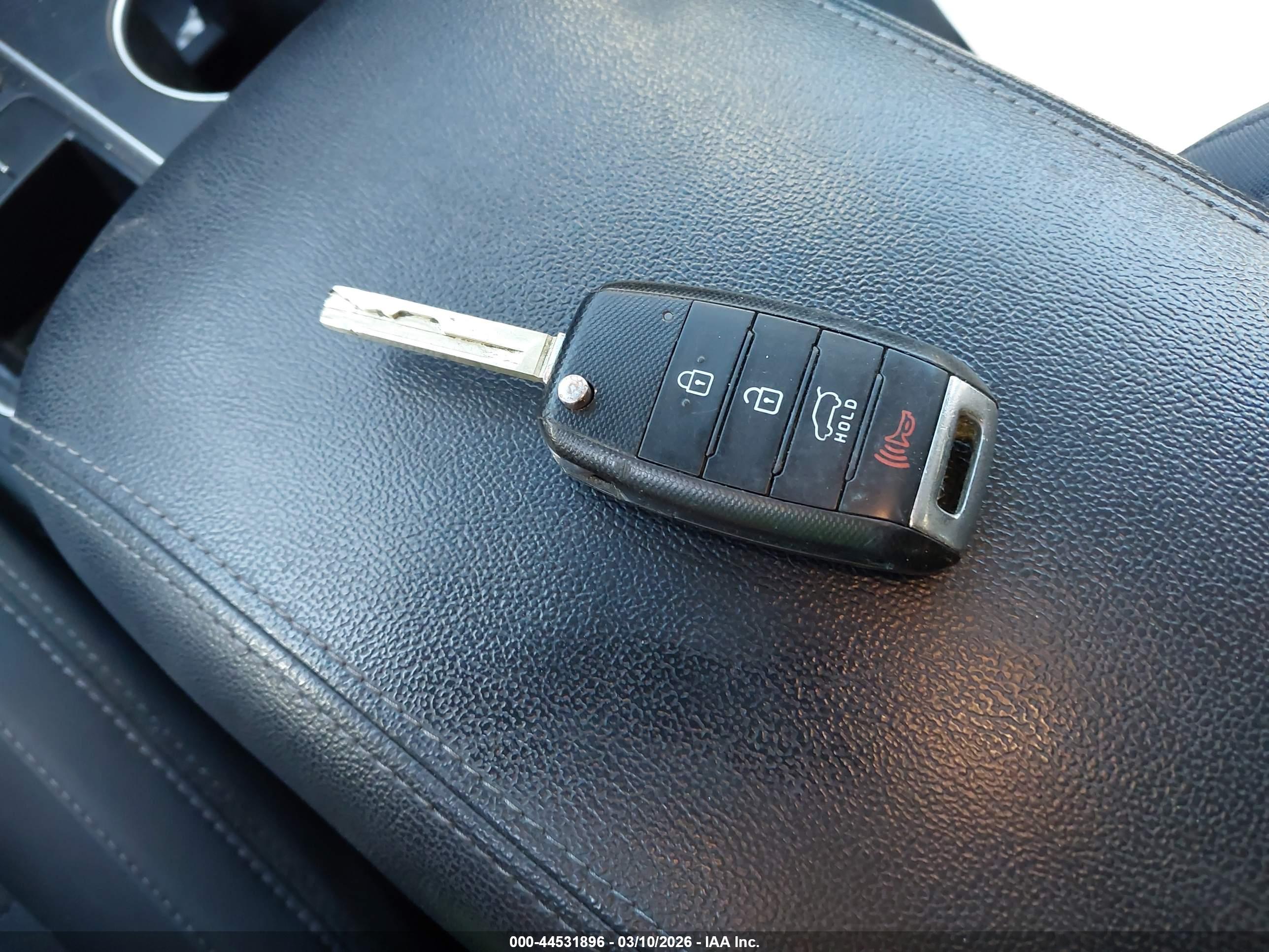 KIA SORENTO image 11