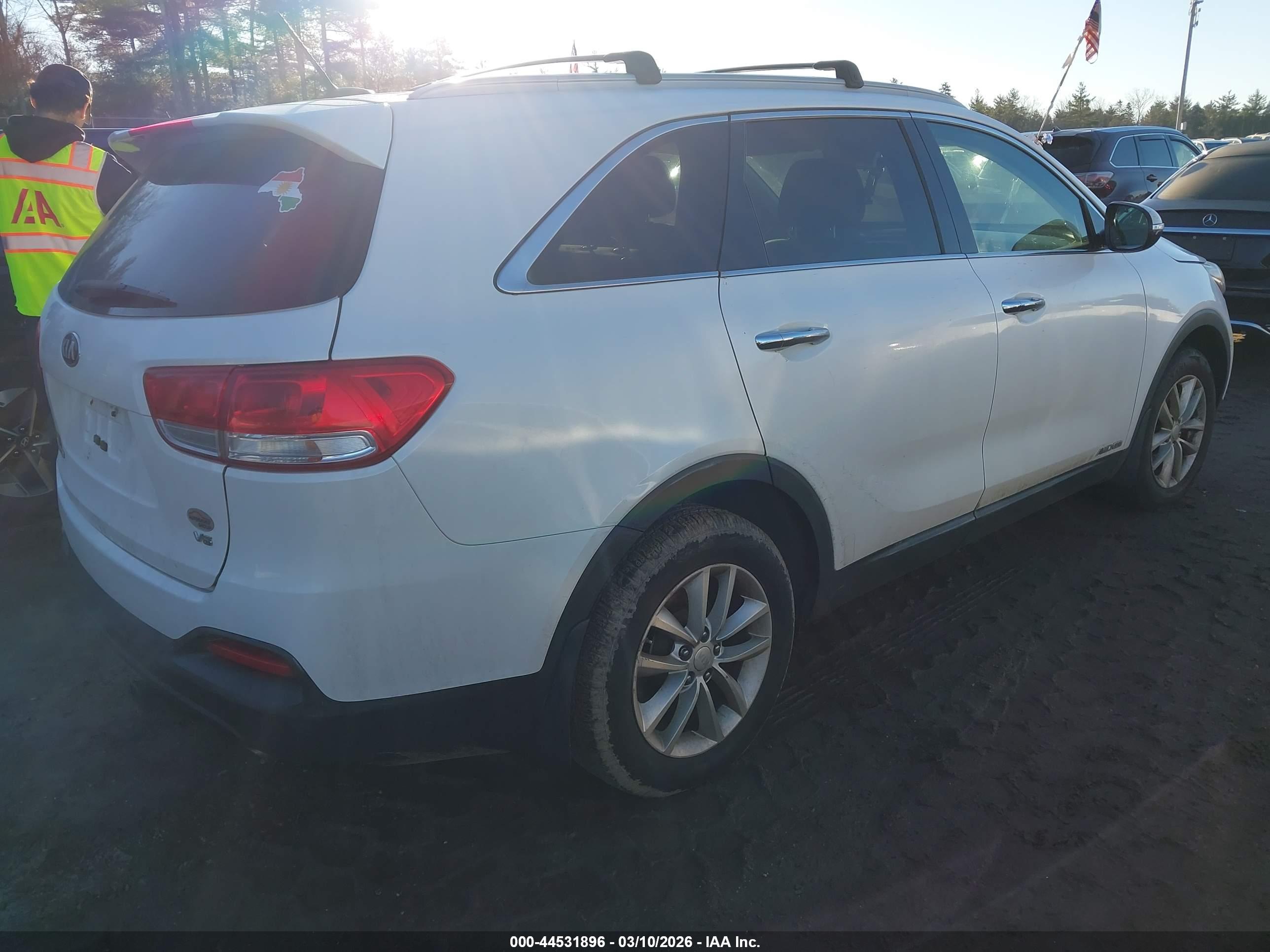 KIA SORENTO image 4