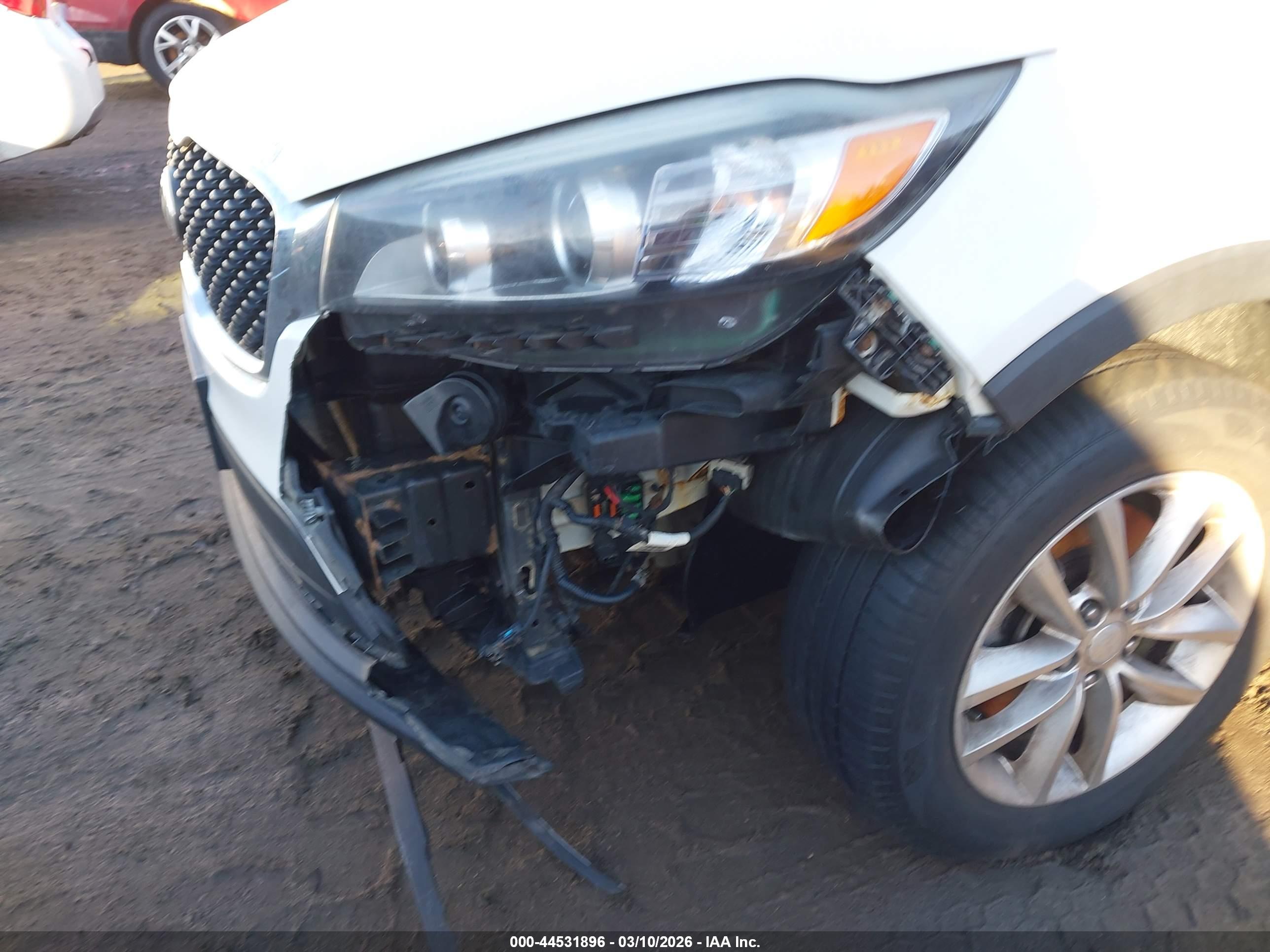 KIA SORENTO image 6