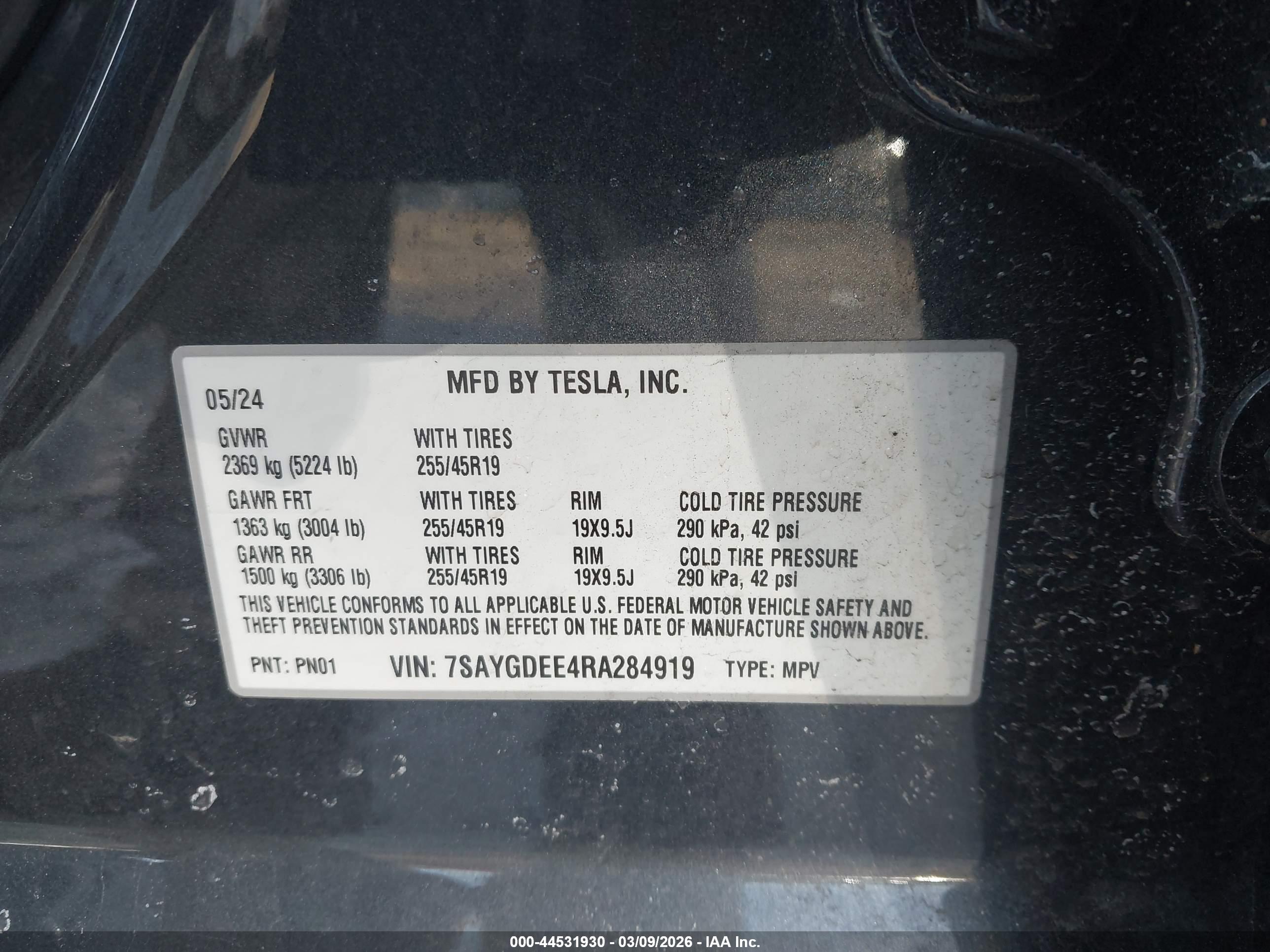 TESLA MODEL image 9