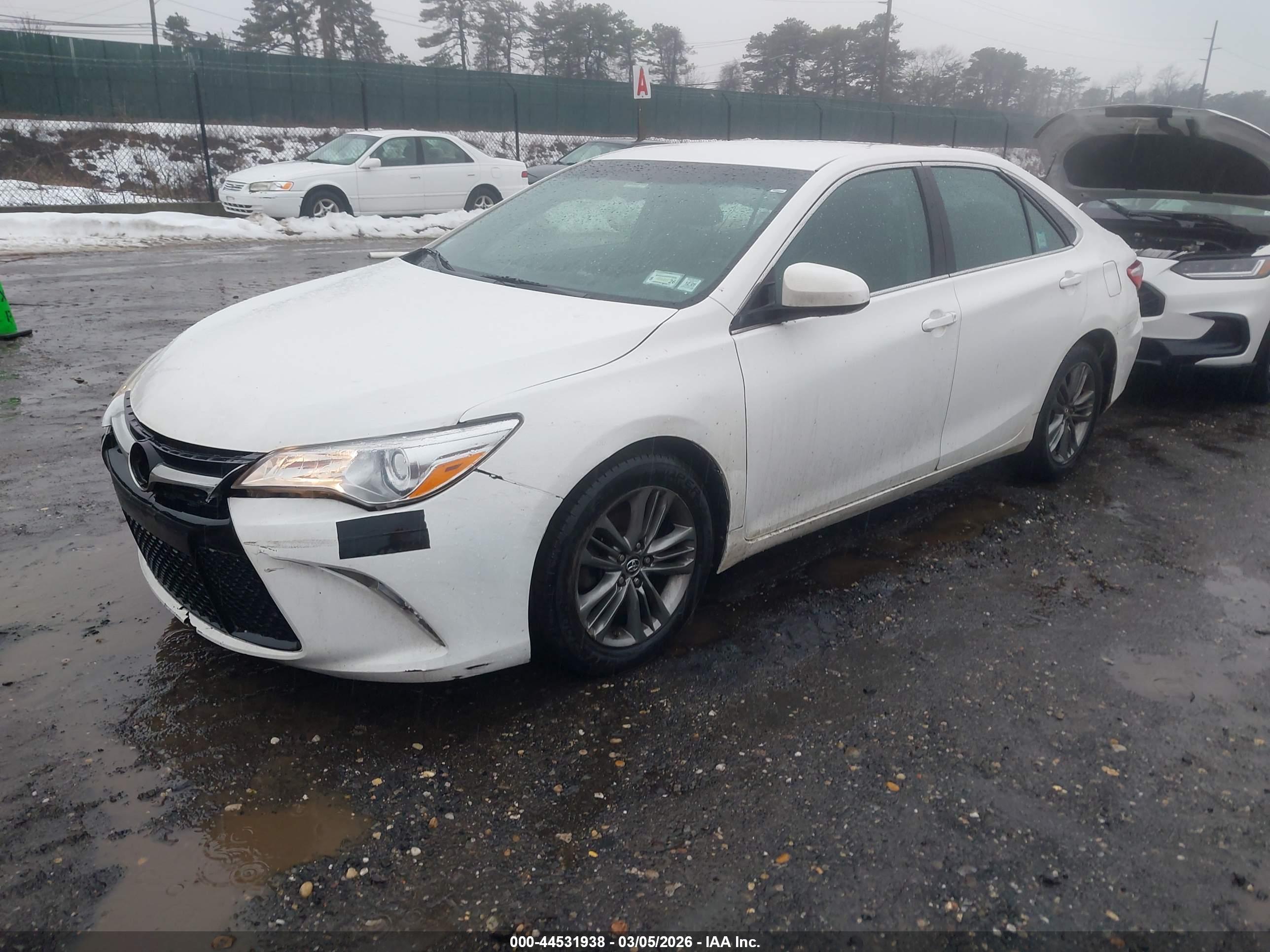 TOYOTA CAMRY image 2