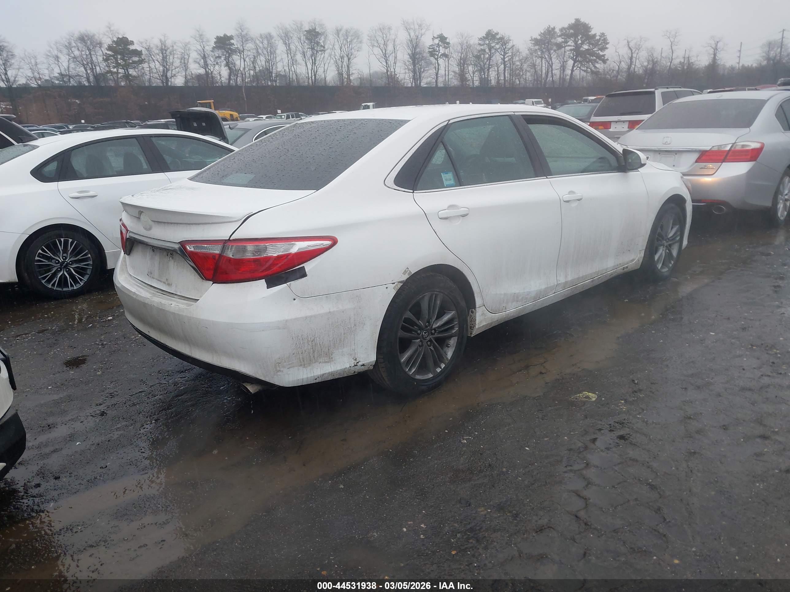 TOYOTA CAMRY image 4