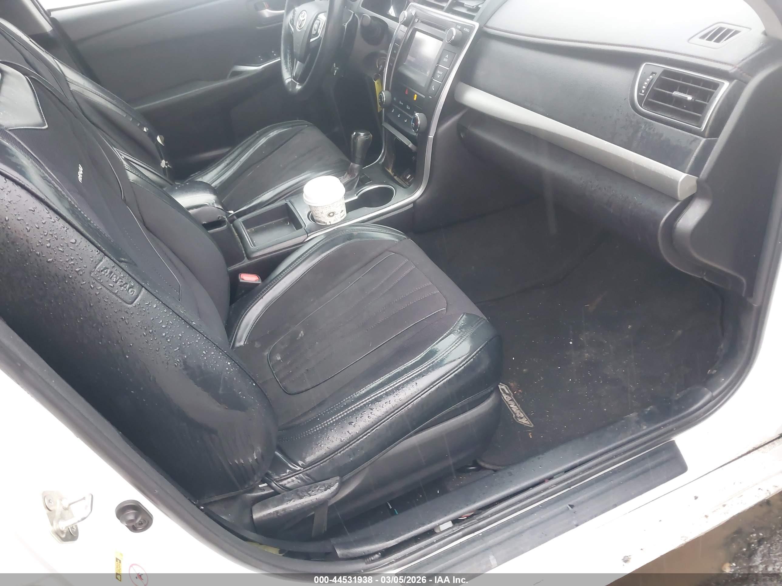 TOYOTA CAMRY image 5