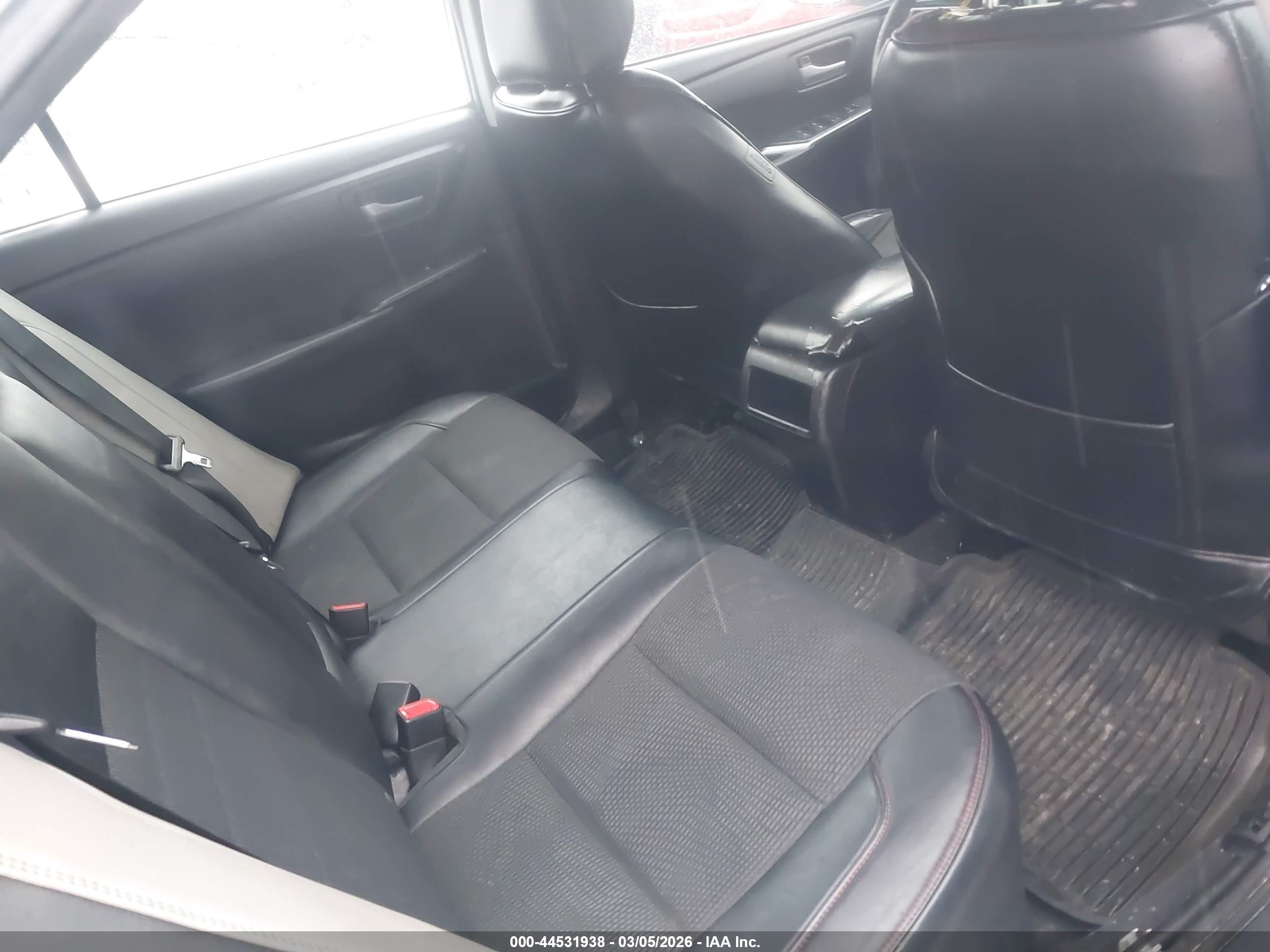 TOYOTA CAMRY image 8