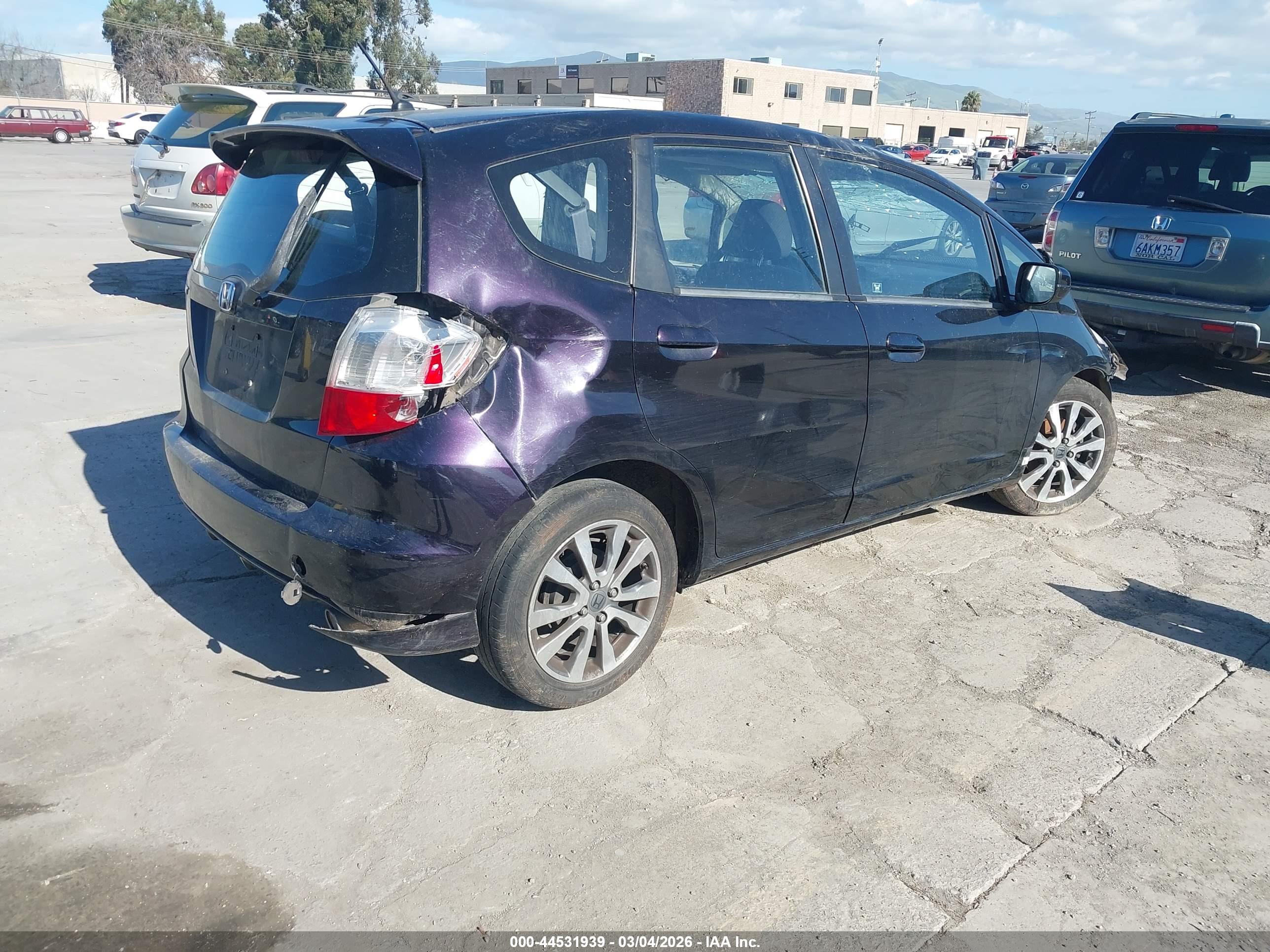 HONDA FIT image 4