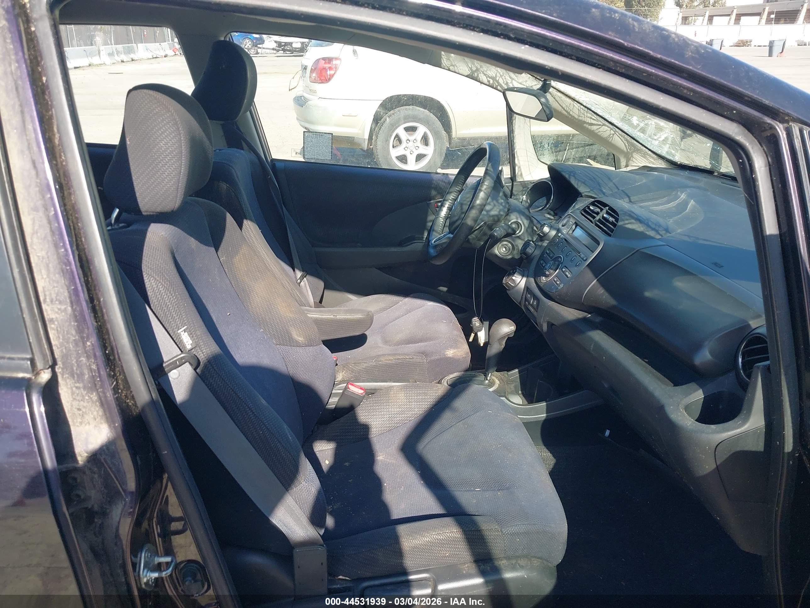 HONDA FIT image 5