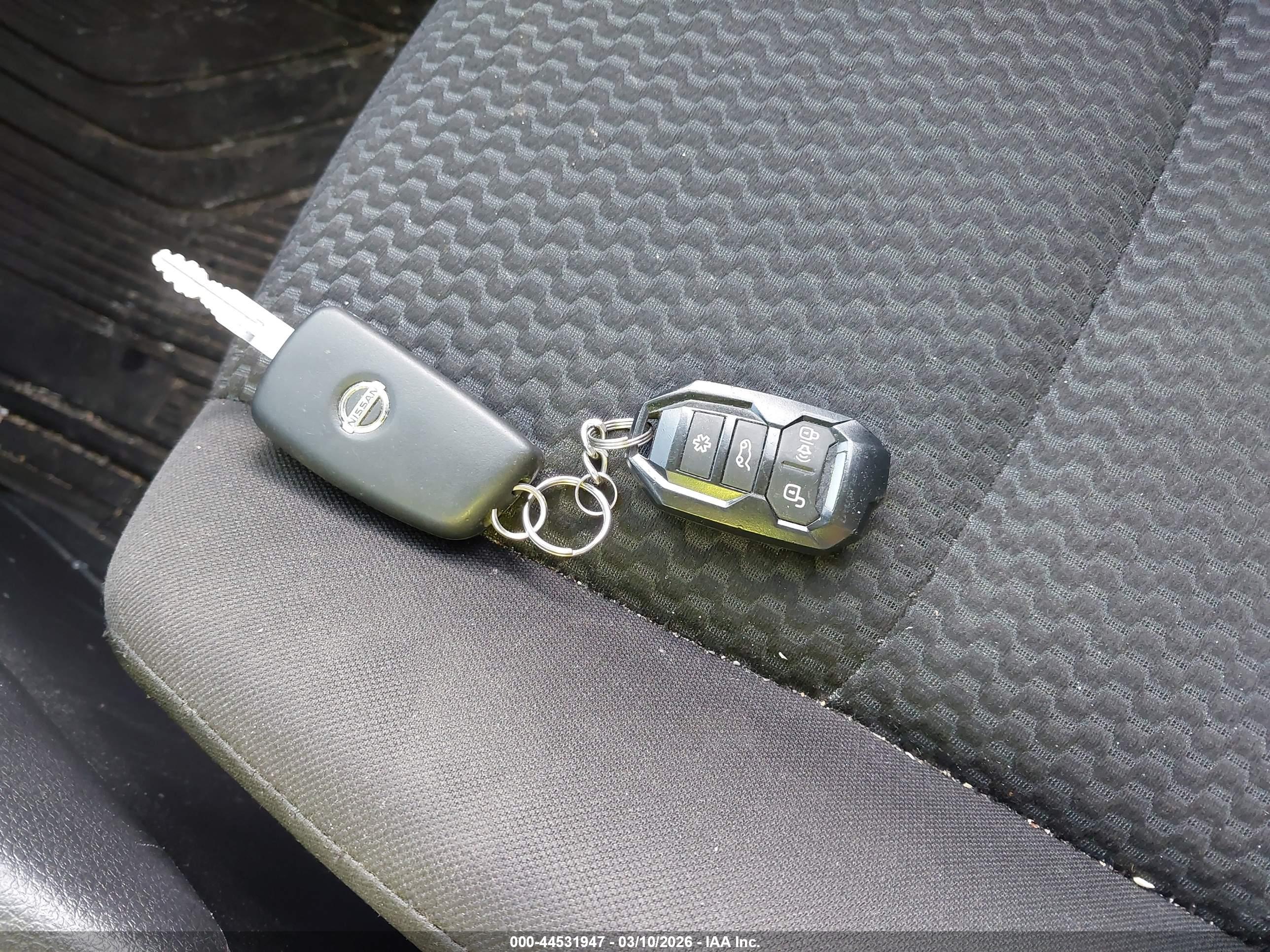 NISSAN ROGUE image 11