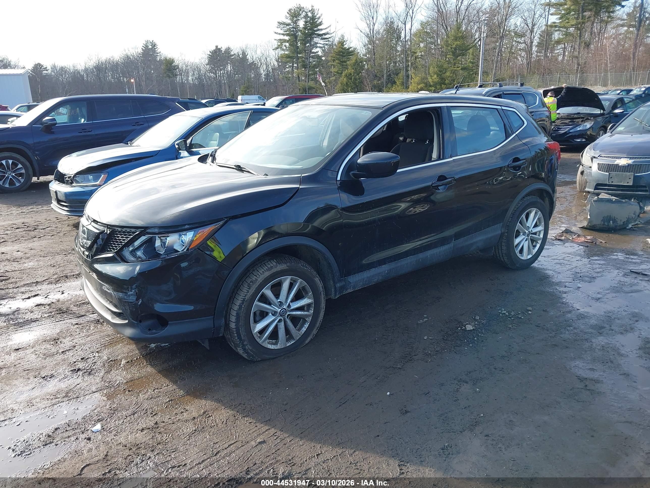 NISSAN ROGUE image 2