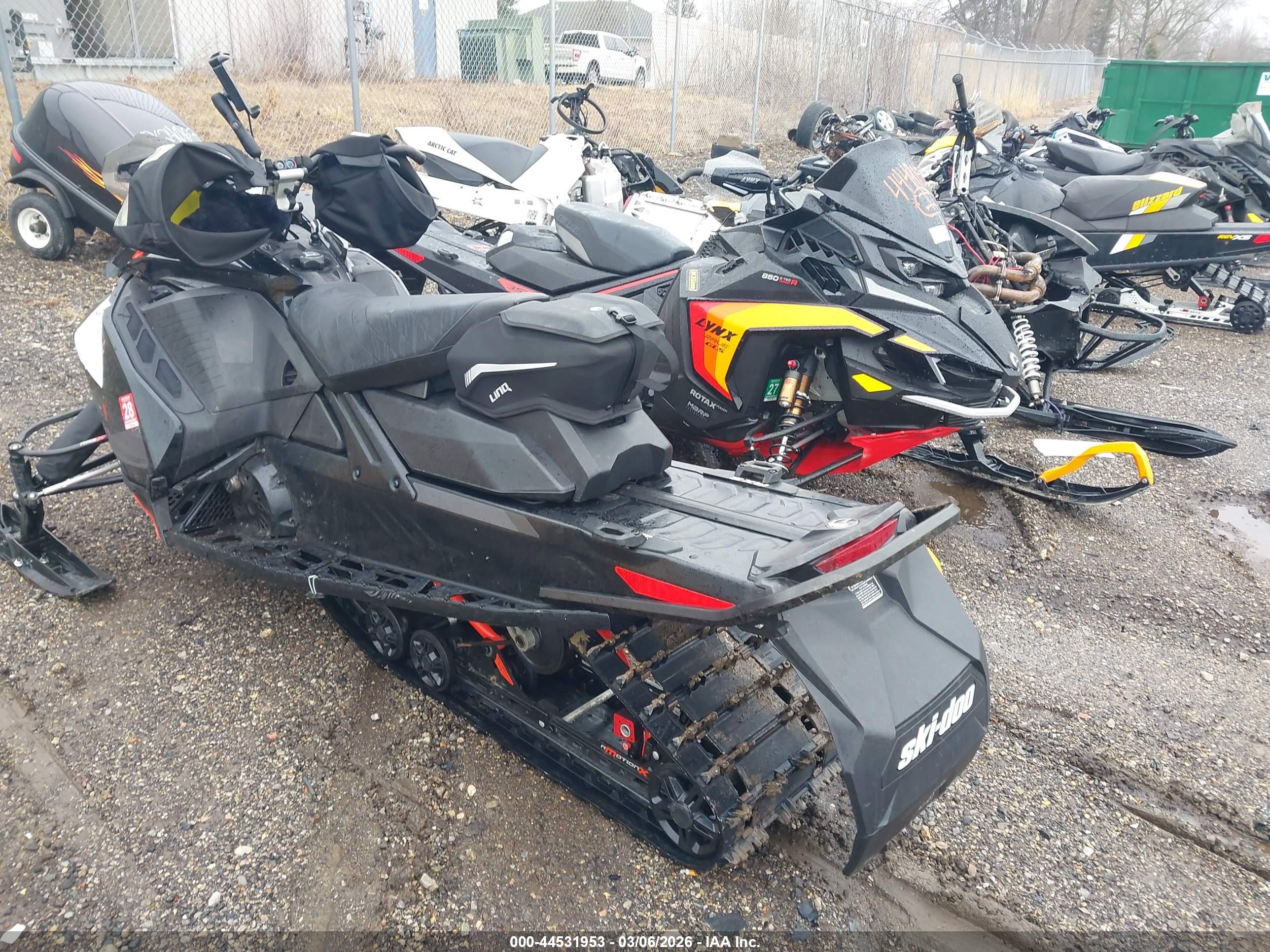 SKI-DOO MX image 3