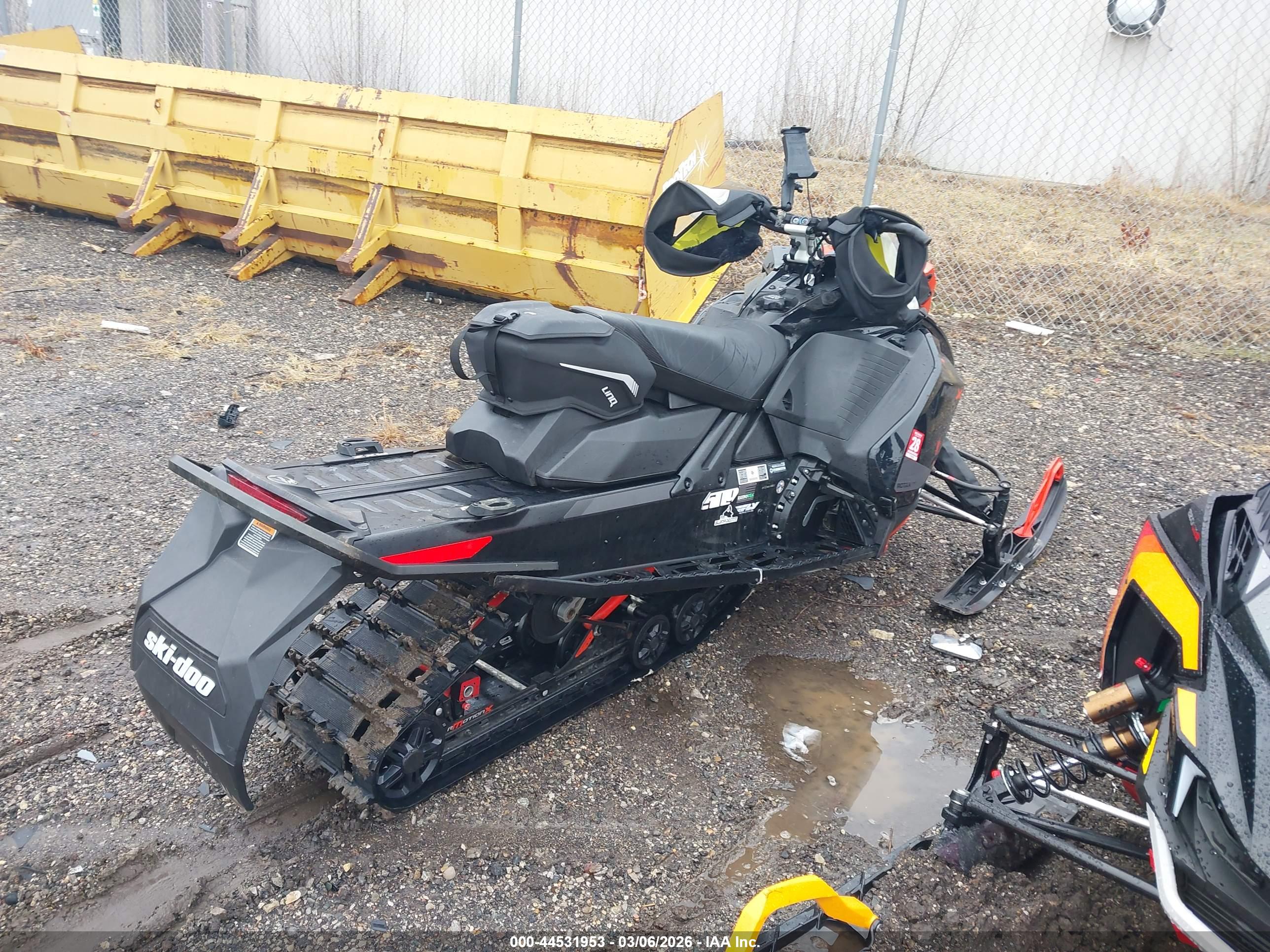 SKI-DOO MX image 4