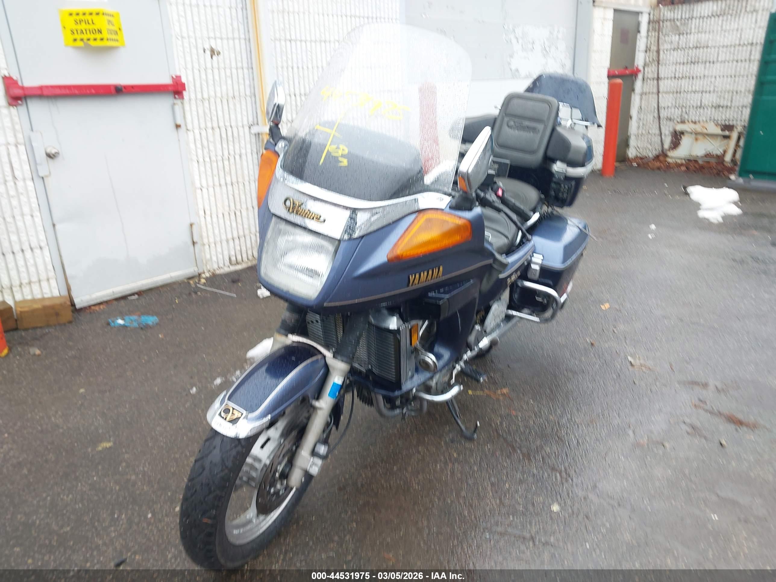 YAMAHA XVZ13 image 2