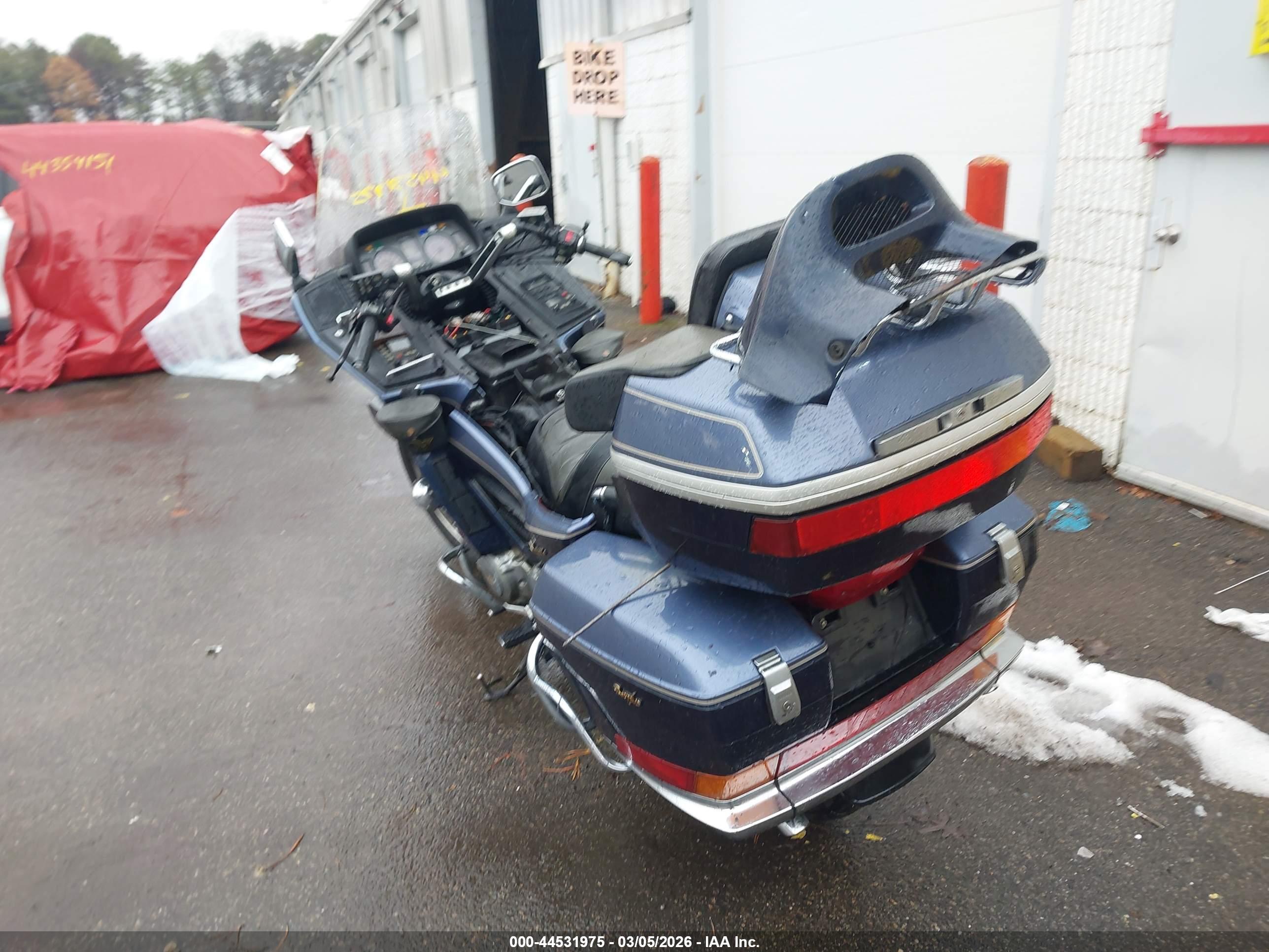 YAMAHA XVZ13 image 3