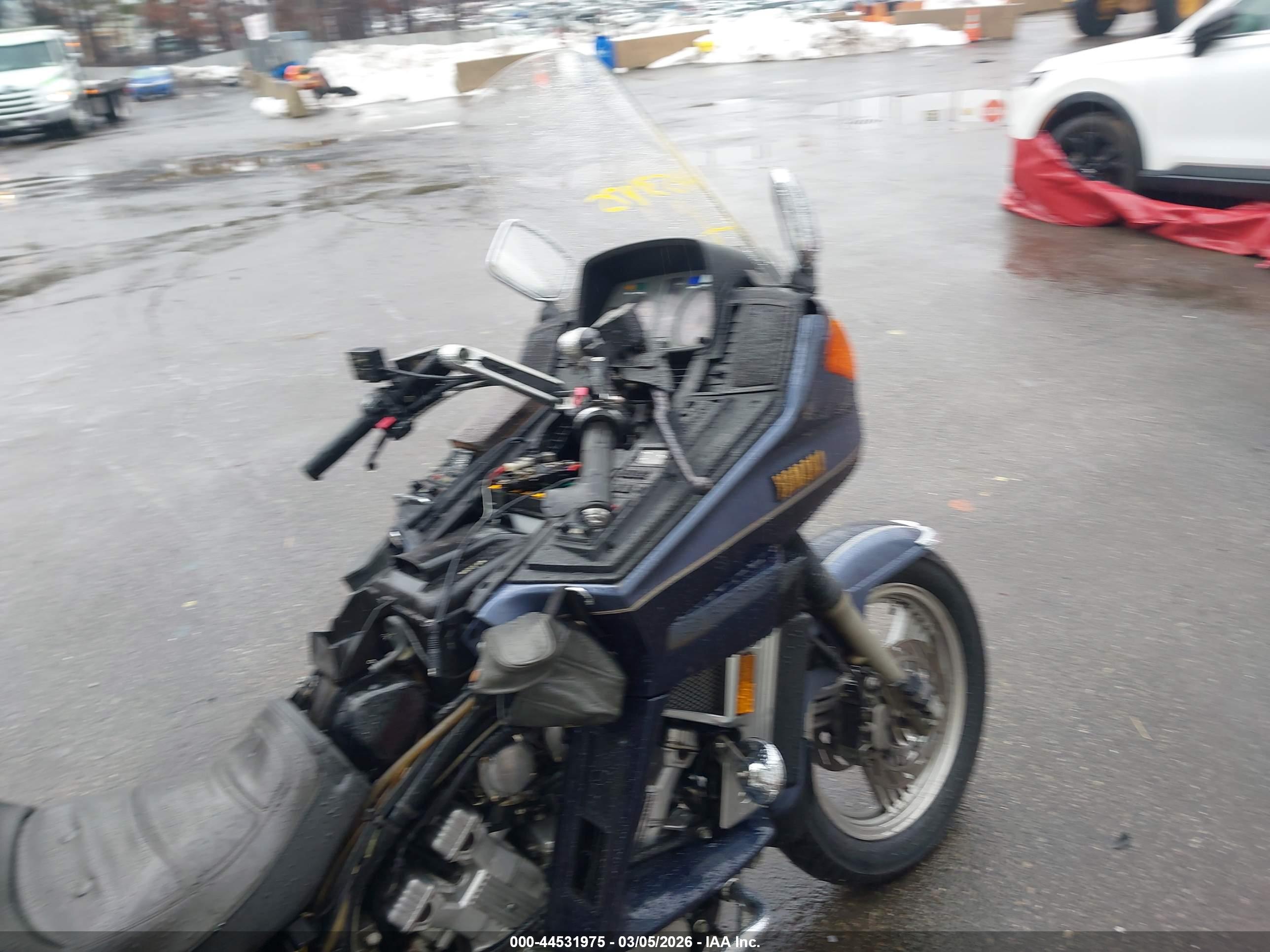 YAMAHA XVZ13 image 5