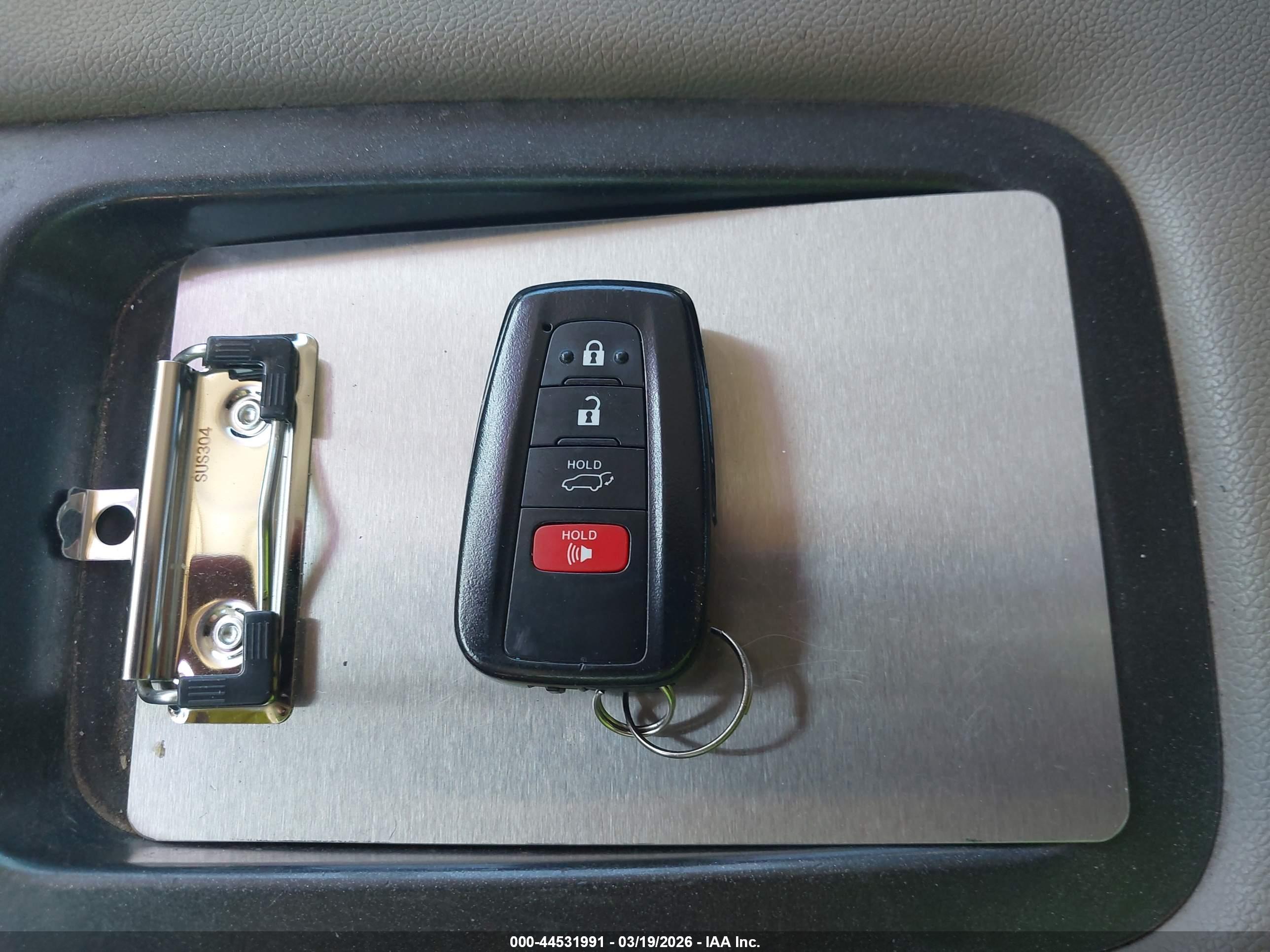 TOYOTA RAV4 image 11