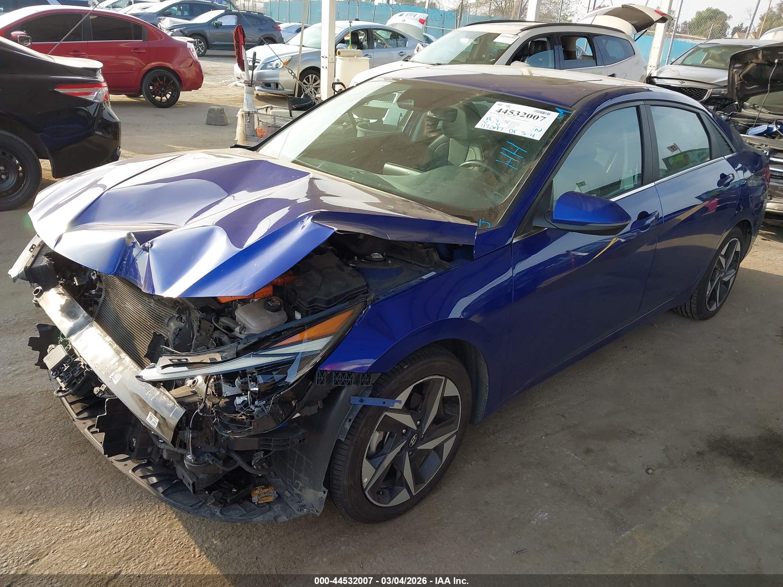 HYUNDAI ELANTRA image 2