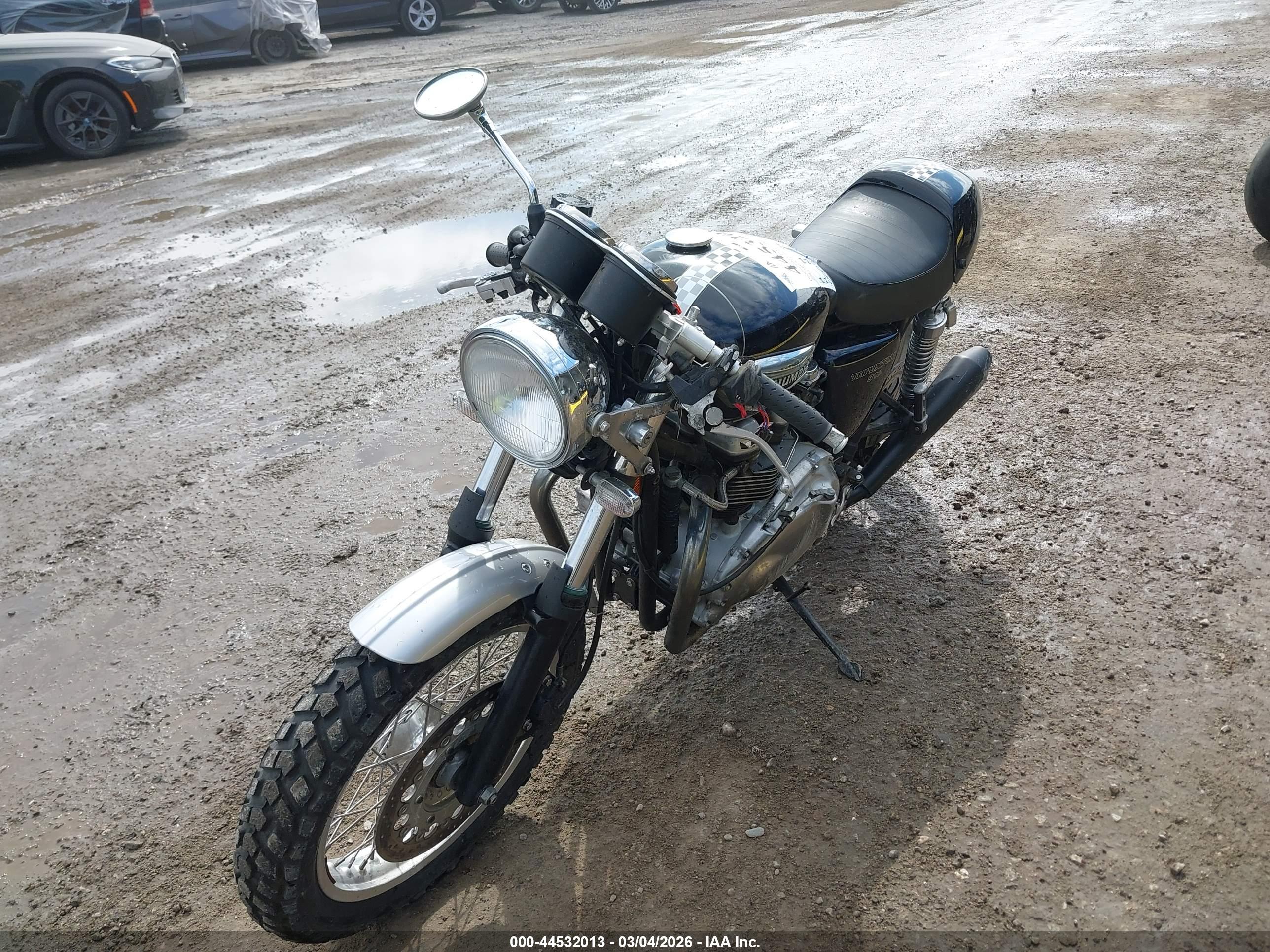 TRIUMPH MOTORCYCLE image 2