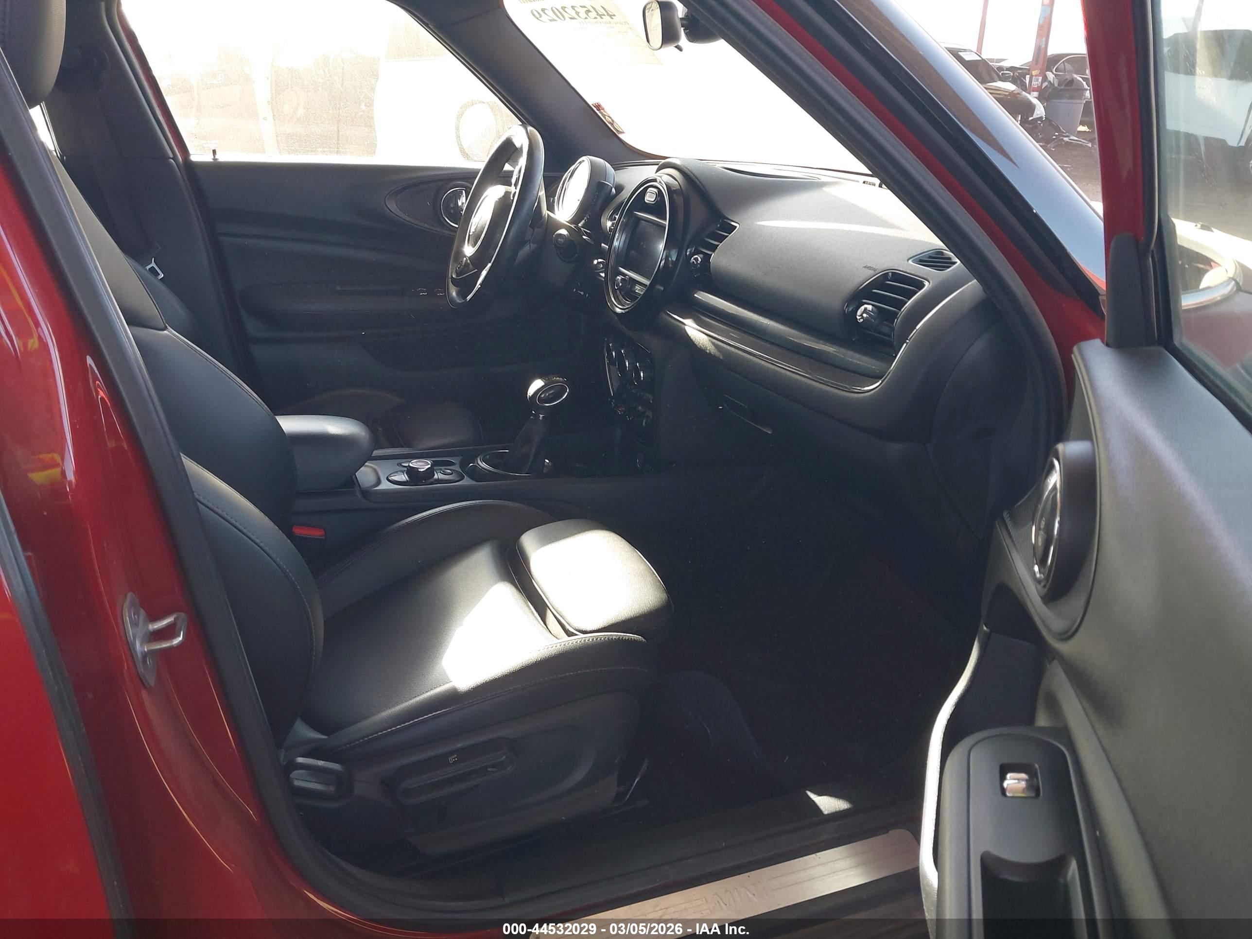 MINI CLUBMAN image 5