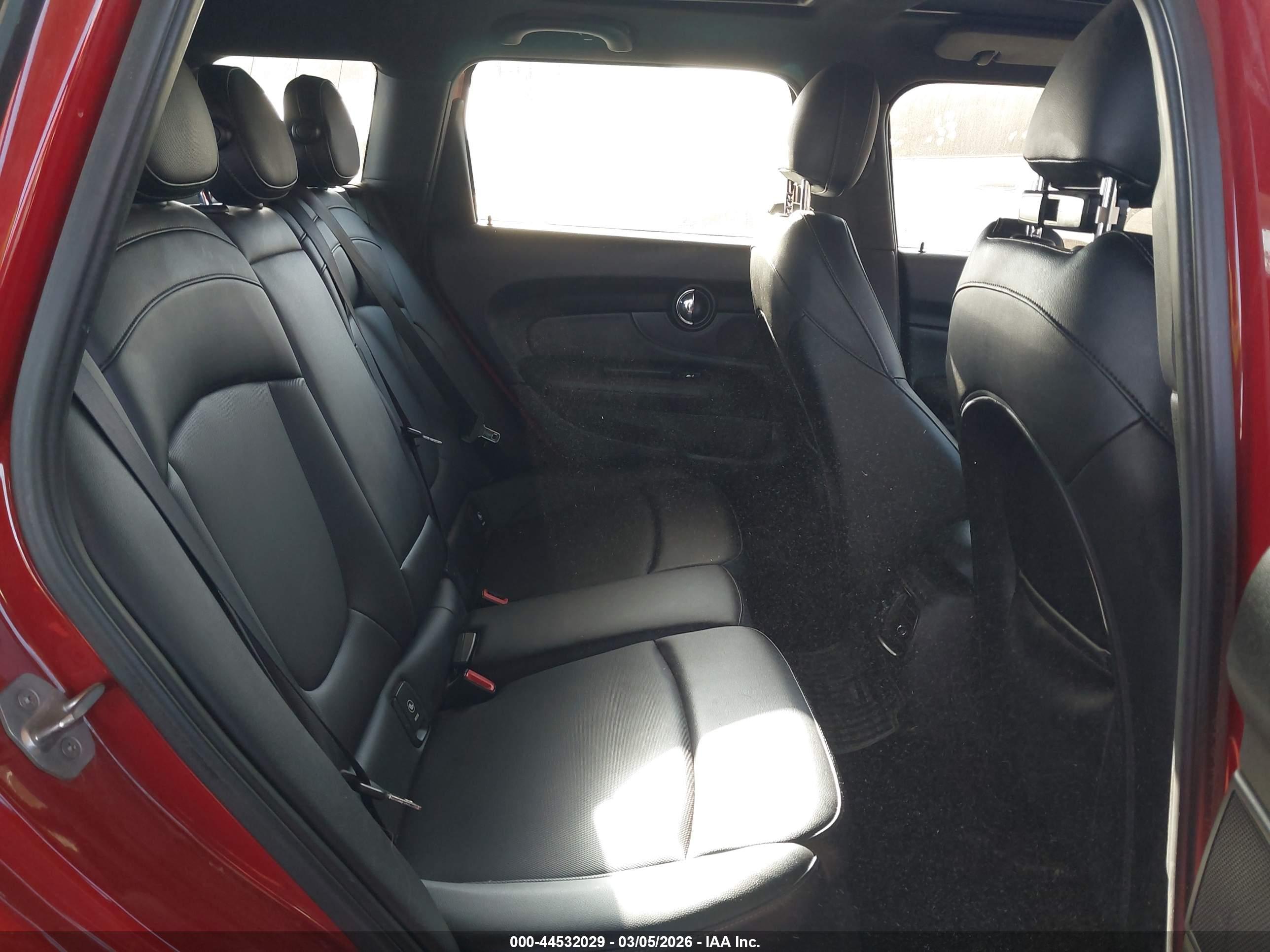 MINI CLUBMAN image 8