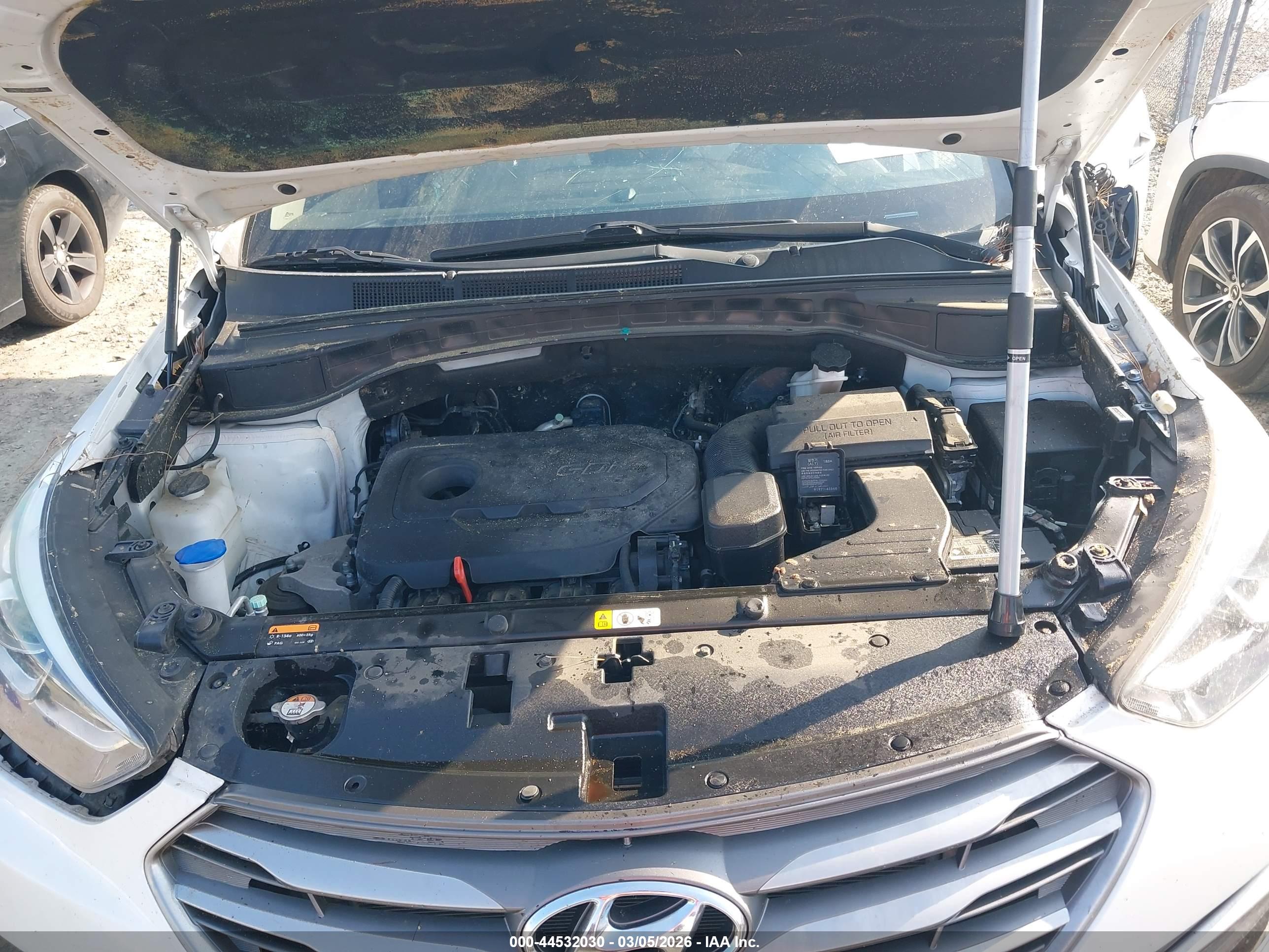 HYUNDAI SANTA image 10