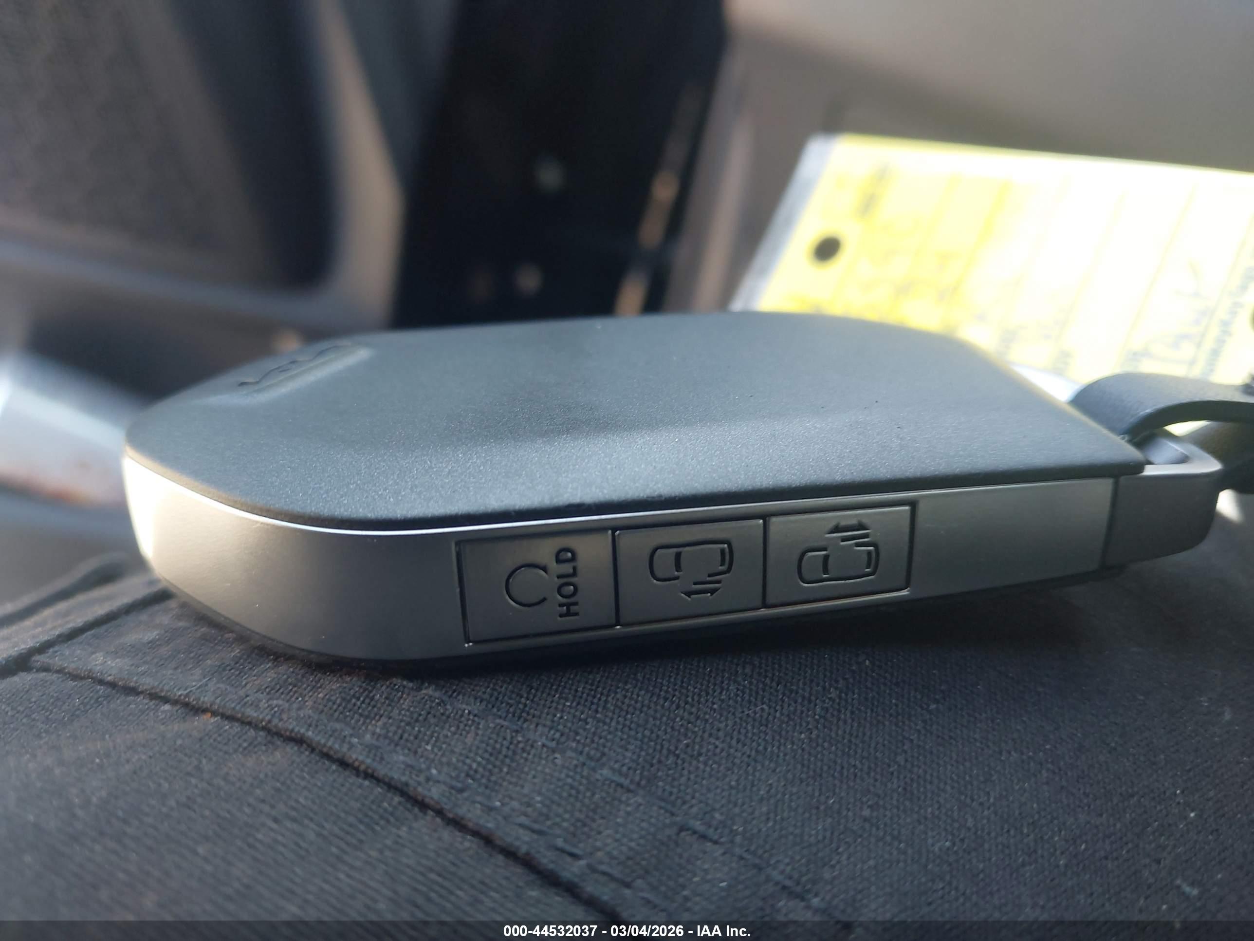 KIA CARNIVAL image 11