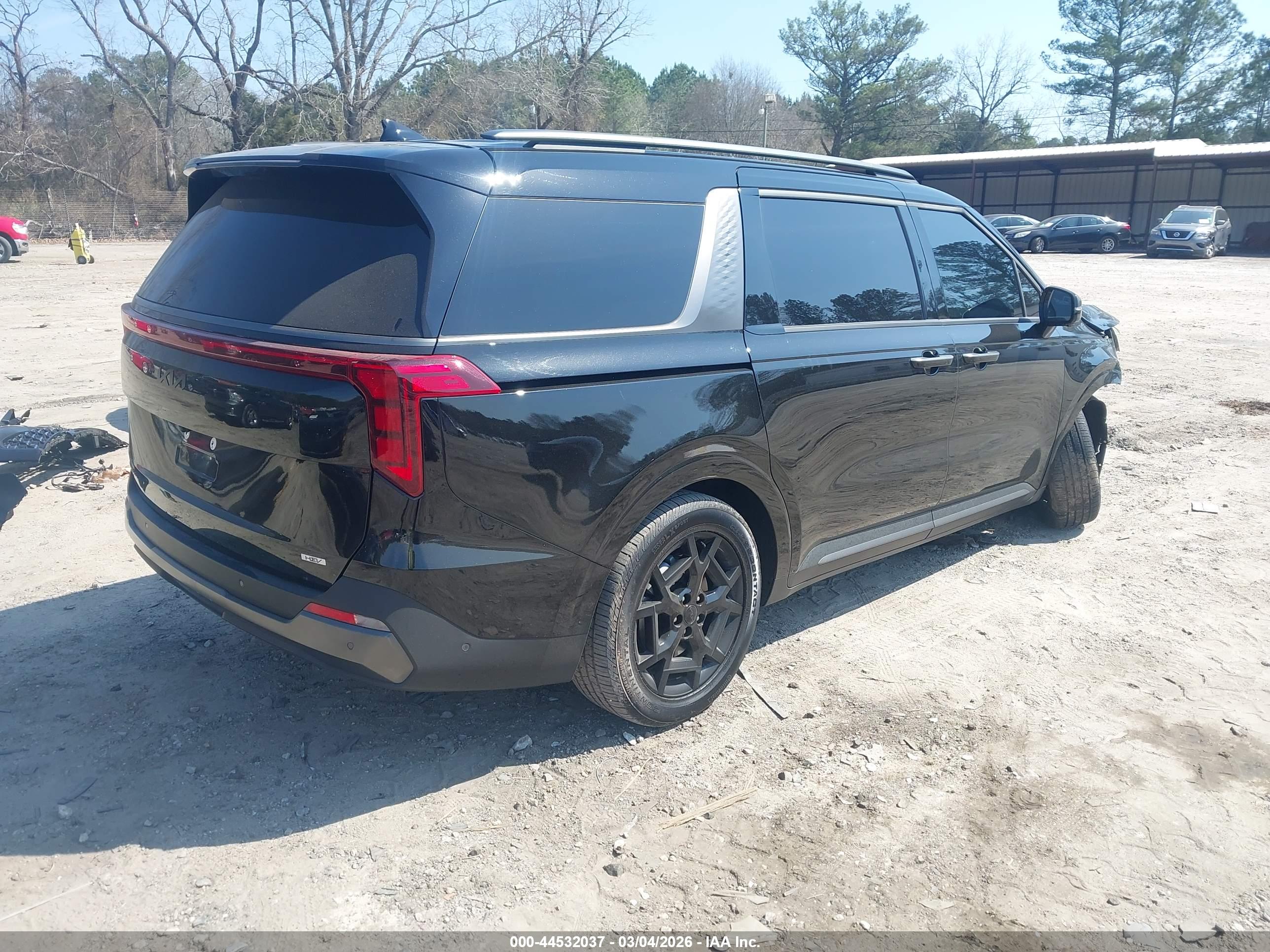 KIA CARNIVAL image 4