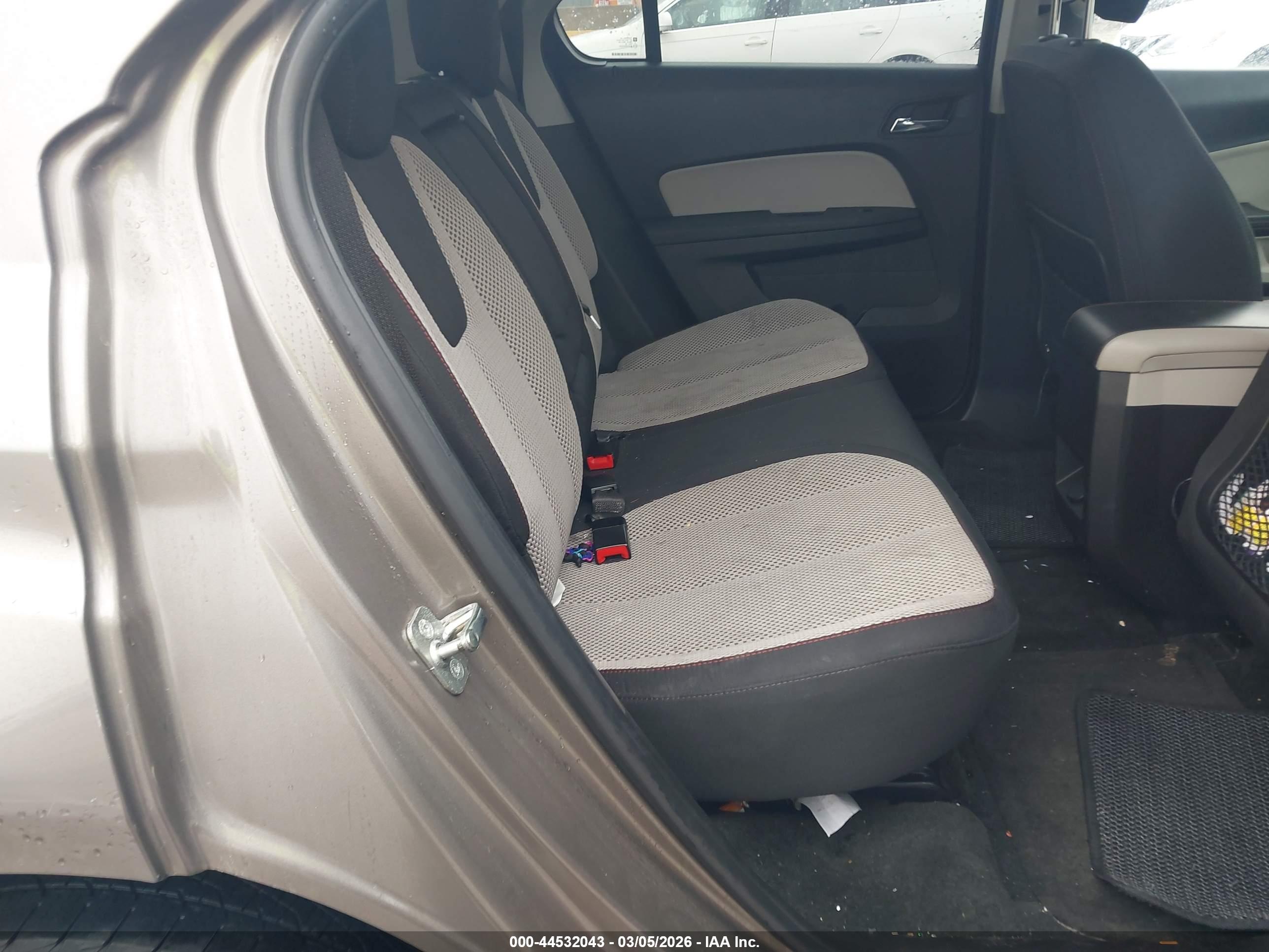CHEVROLET EQUINOX image 8