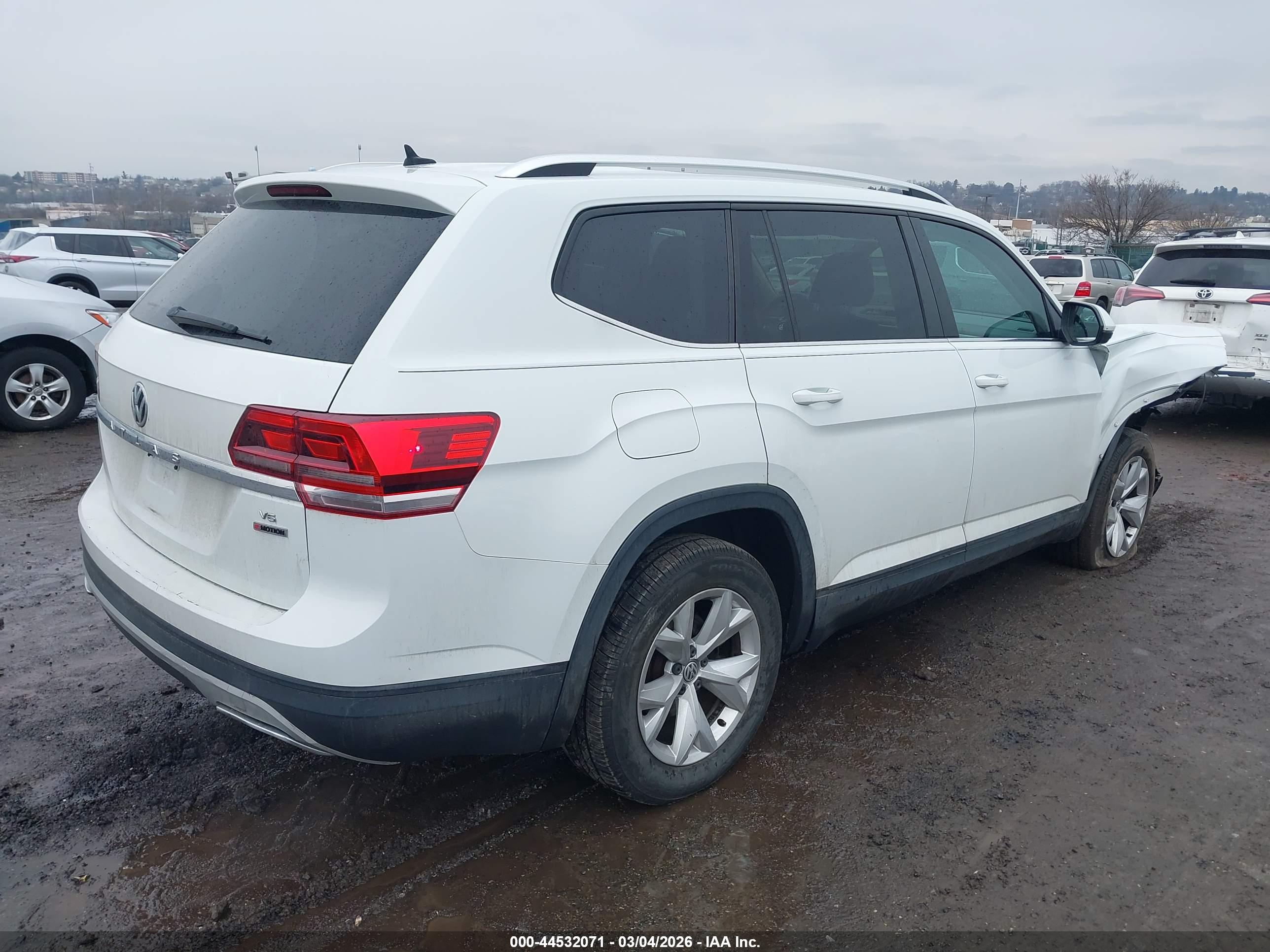 VOLKSWAGEN ATLAS image 4