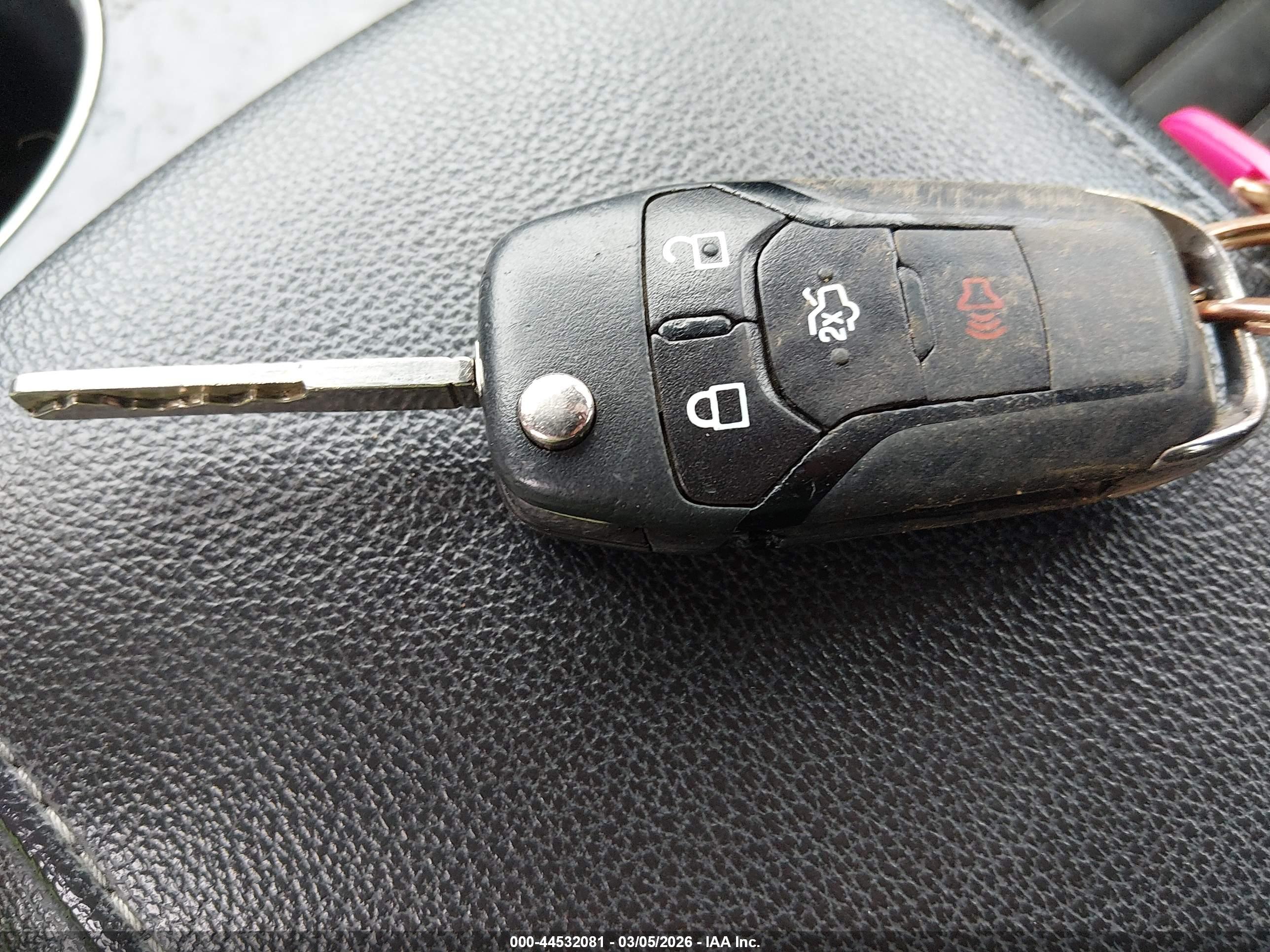 FORD FUSION image 11