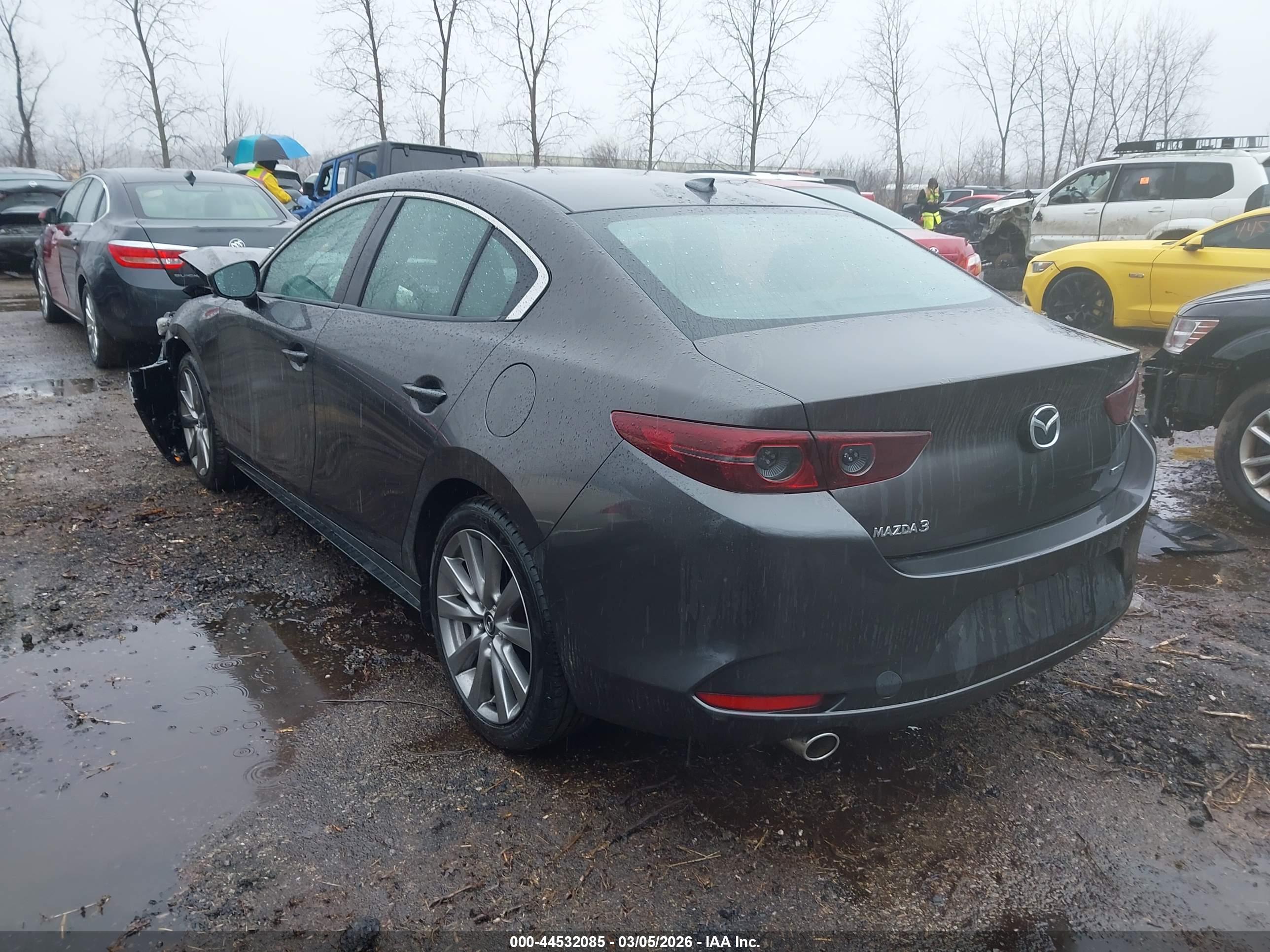 MAZDA MAZDA3 image 3