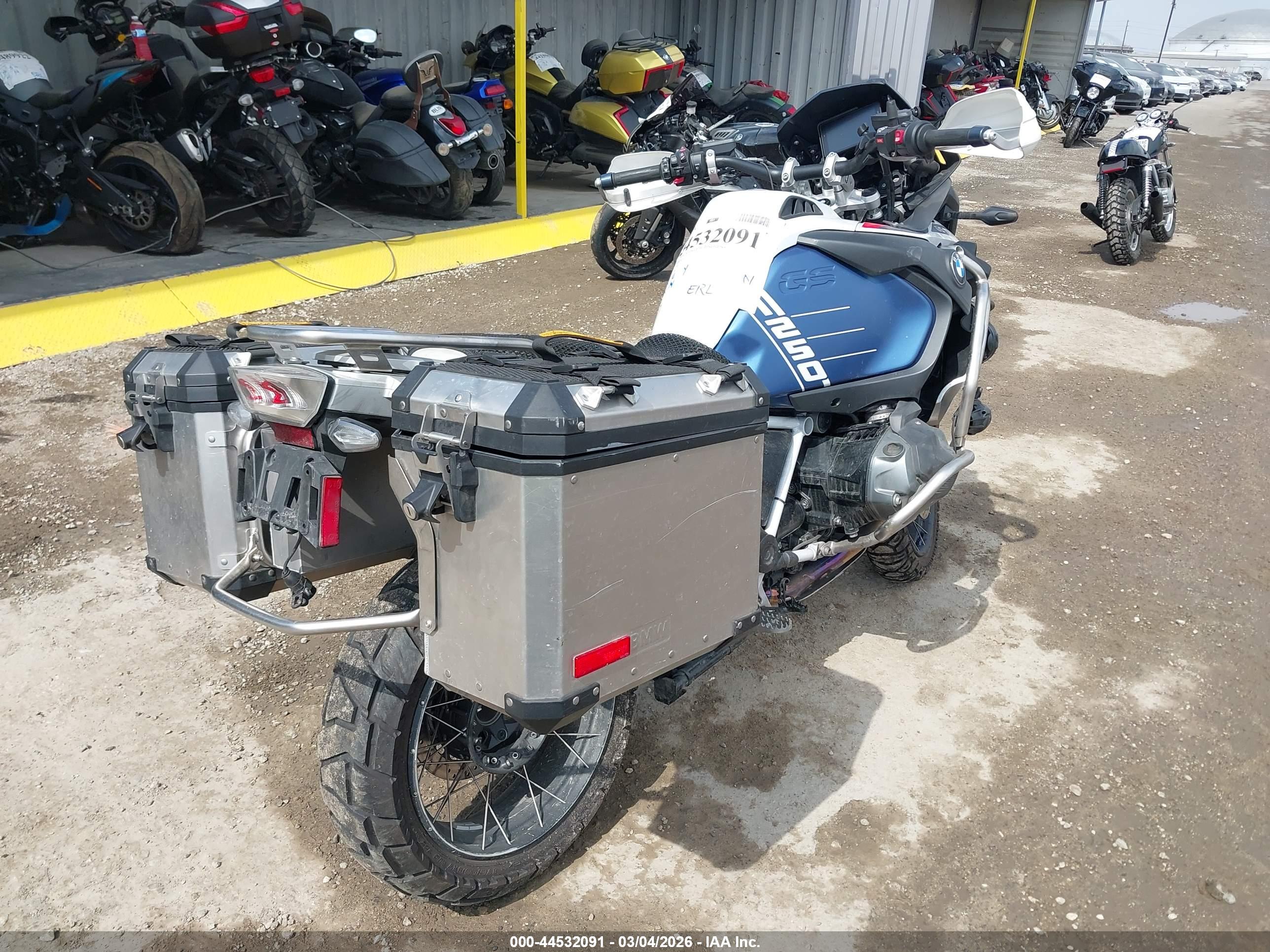 BMW R image 4