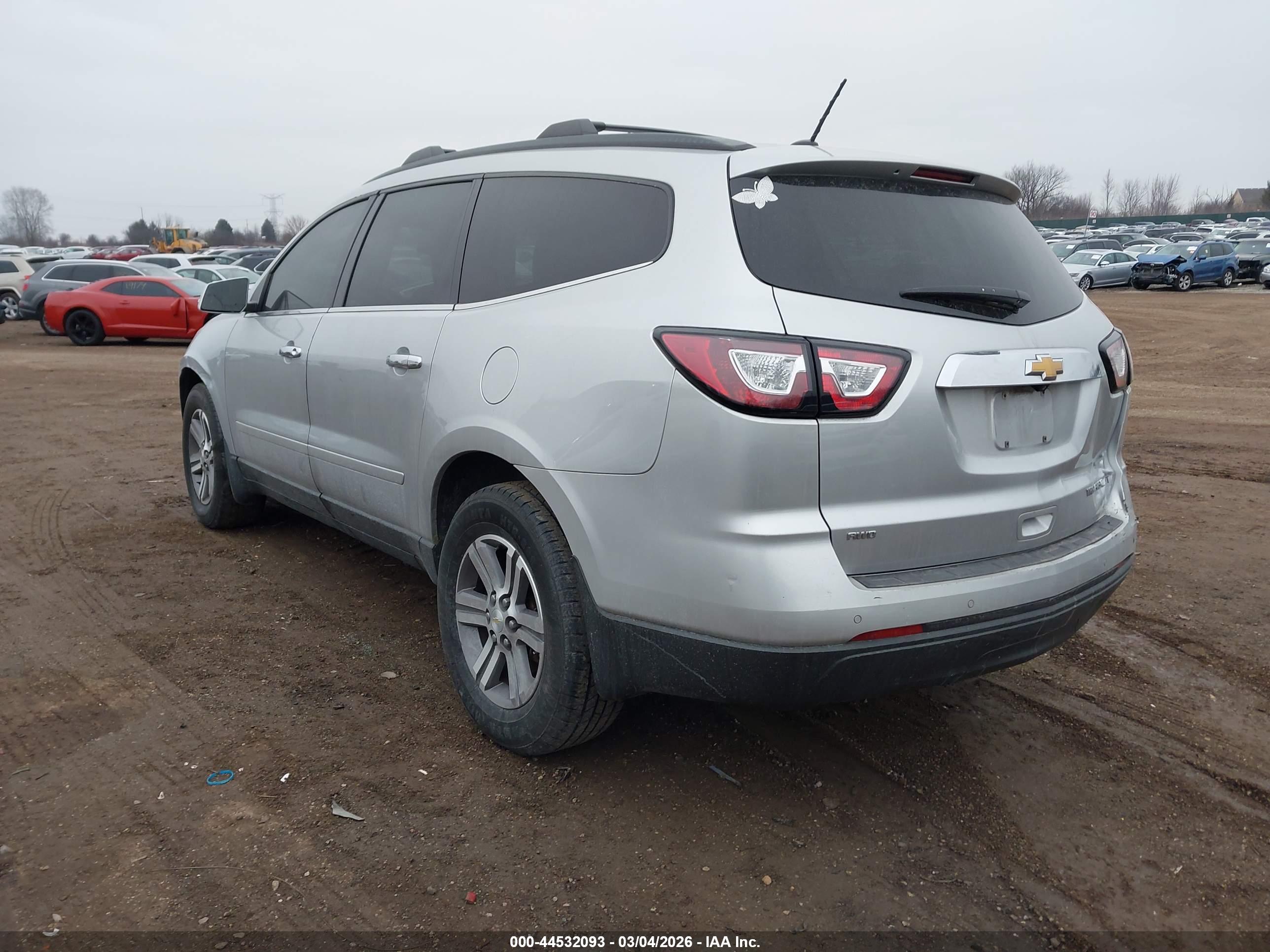 CHEVROLET TRAVERSE image 3