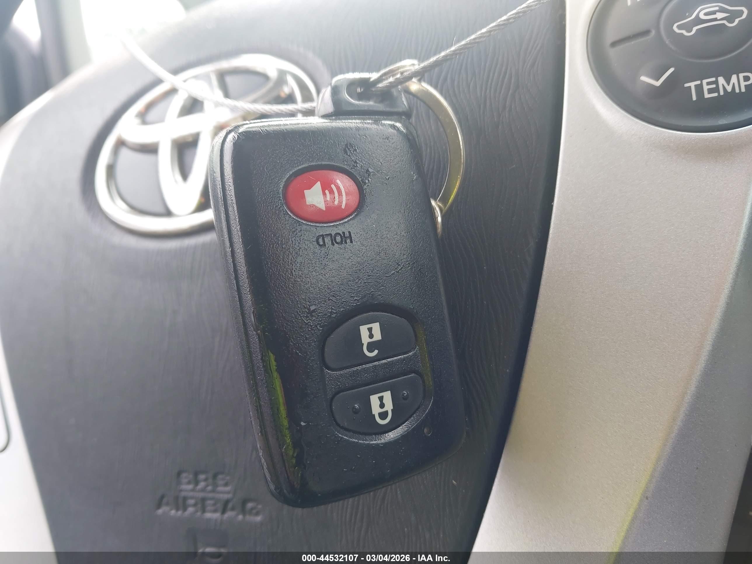 TOYOTA PRIUS image 11