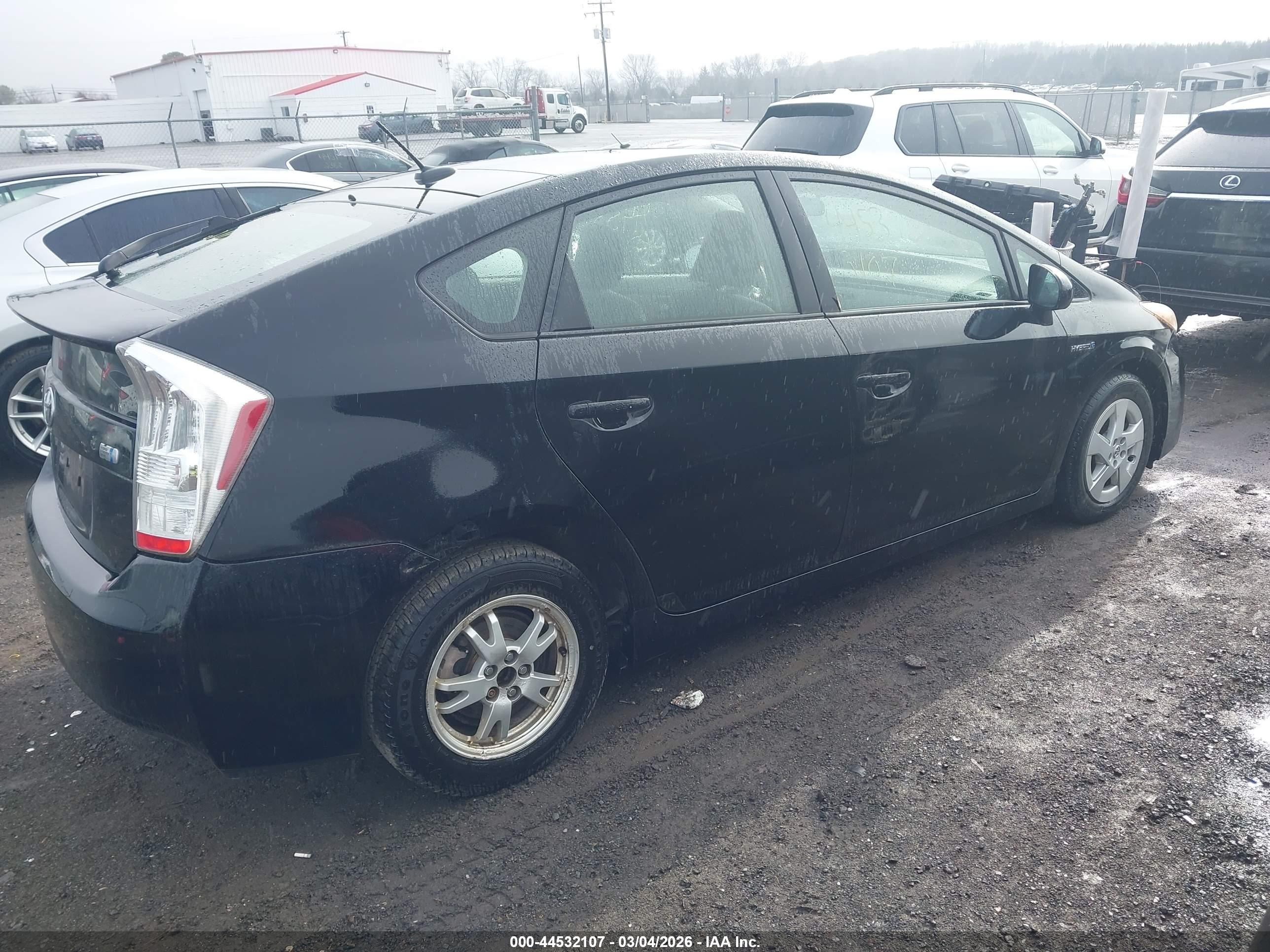 TOYOTA PRIUS image 4