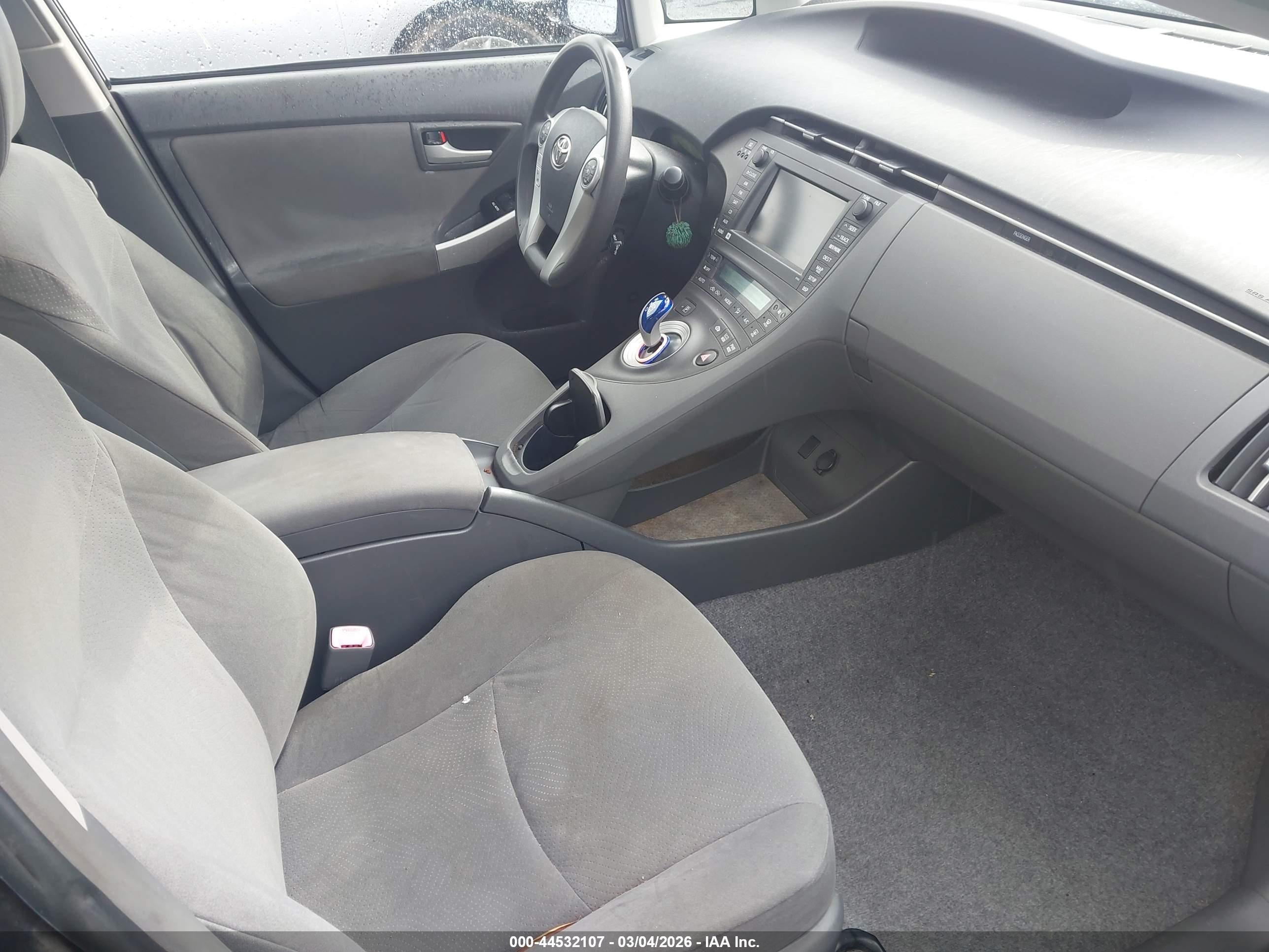 TOYOTA PRIUS image 5