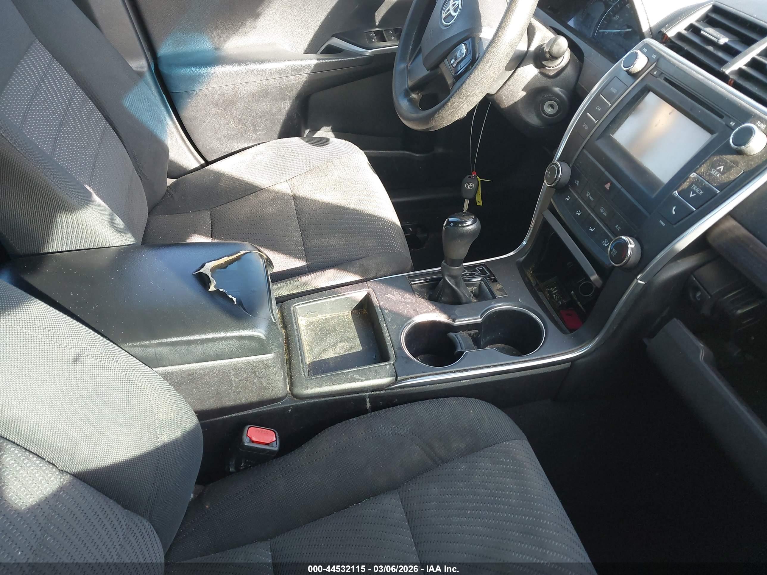 TOYOTA CAMRY image 5