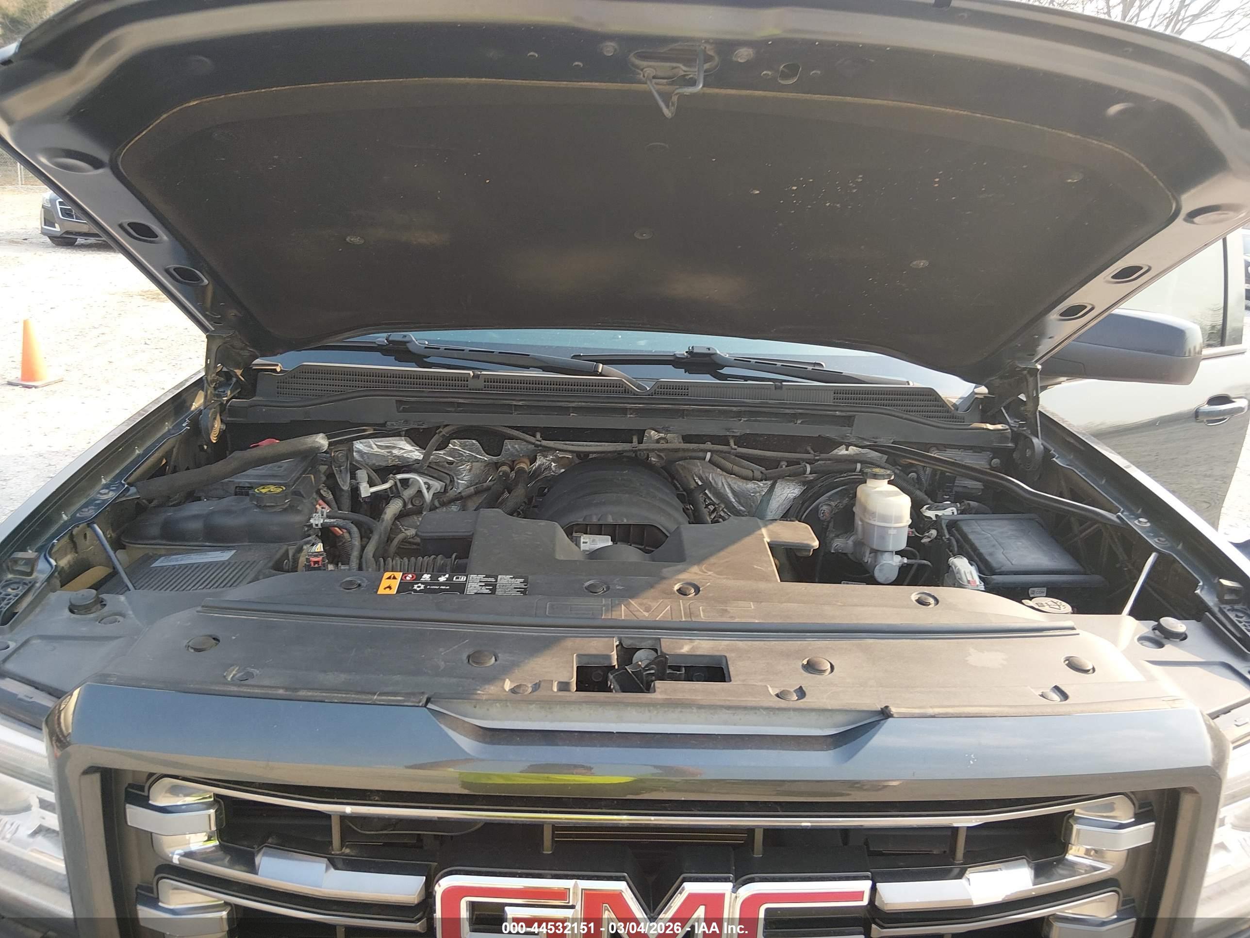 GMC SIERRA image 10