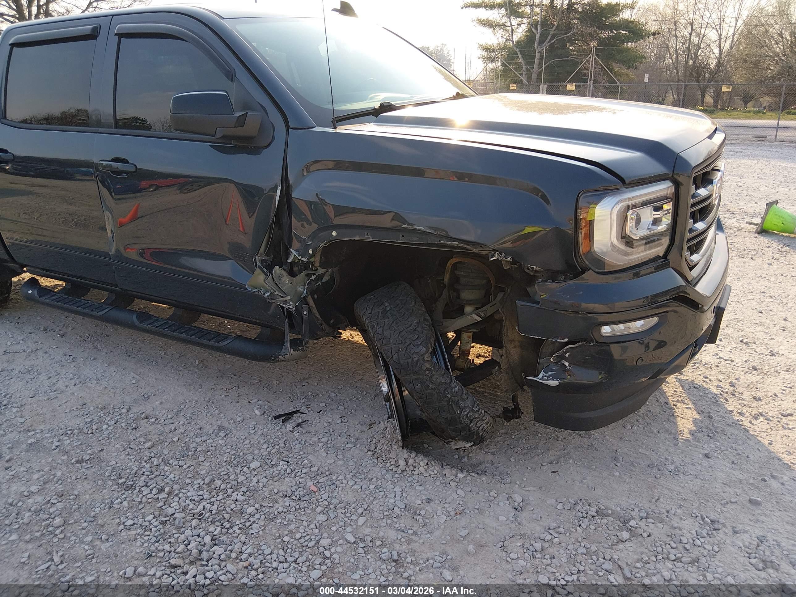 GMC SIERRA image 6