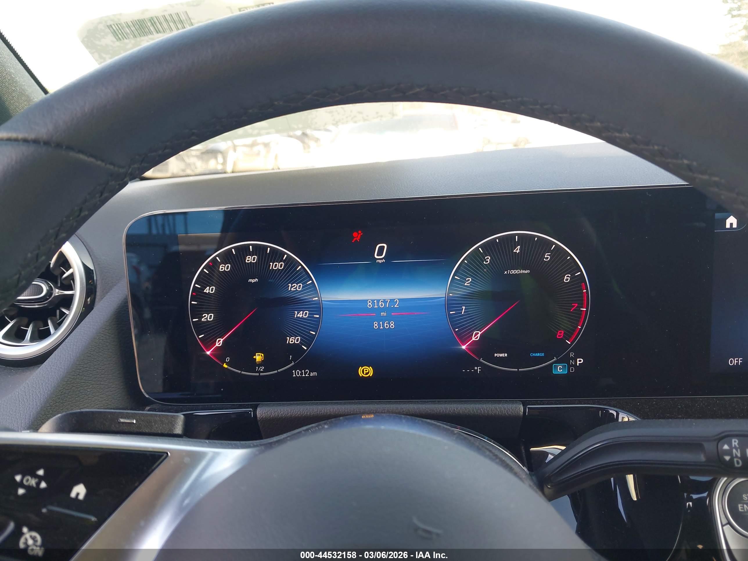 MERCEDES-BENZ GLA image 7
