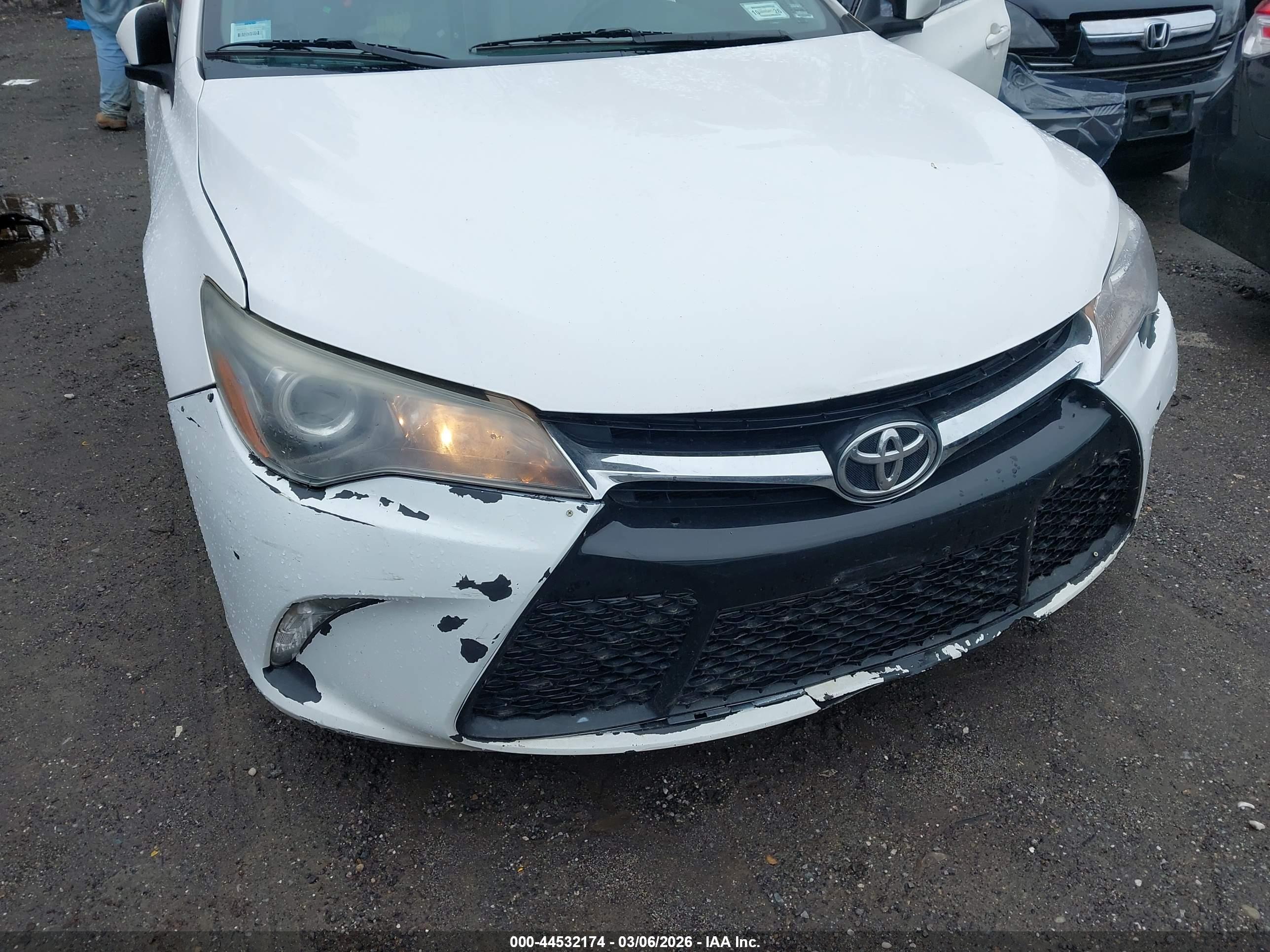 TOYOTA CAMRY image 6