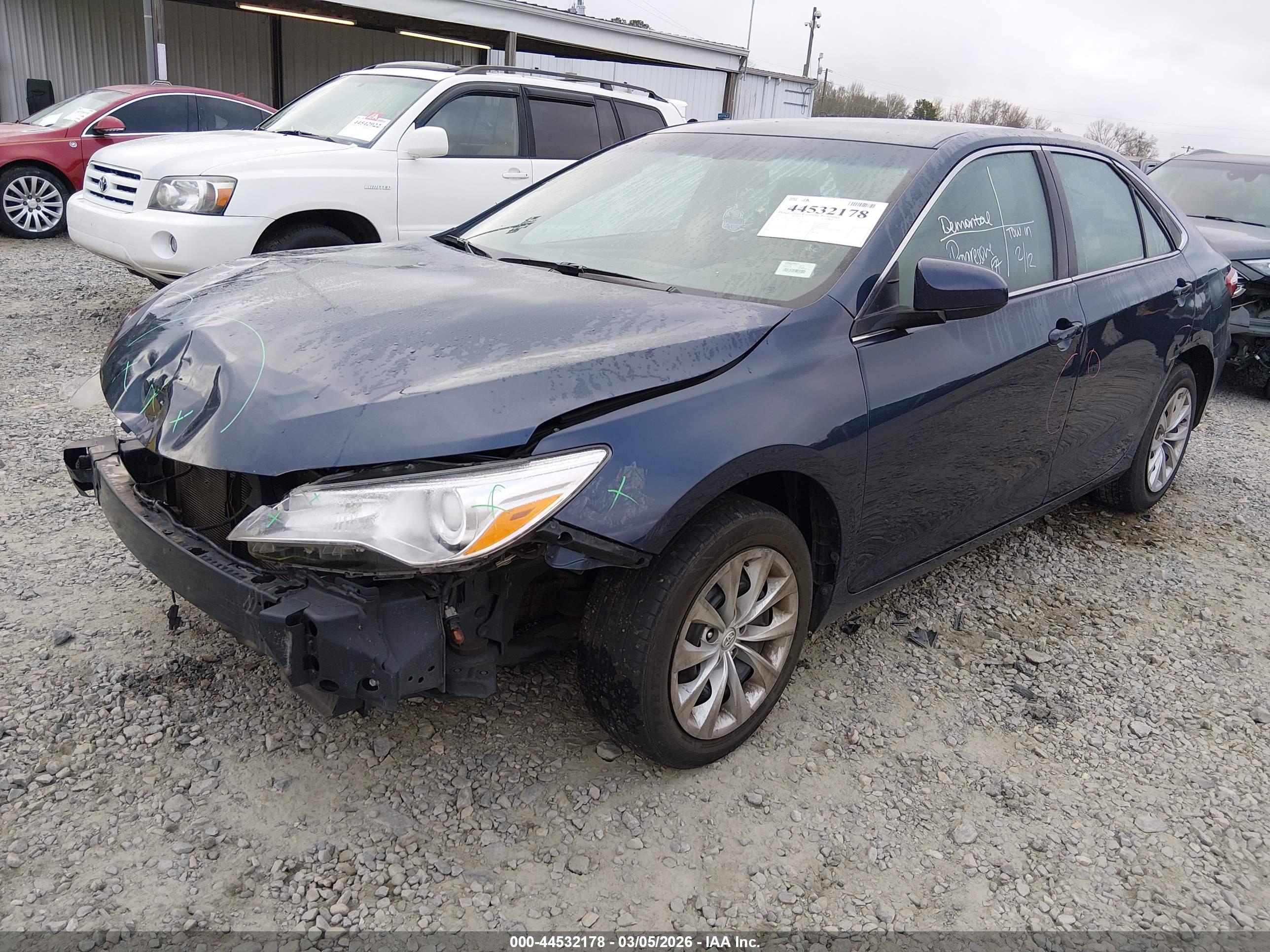 TOYOTA CAMRY image 2