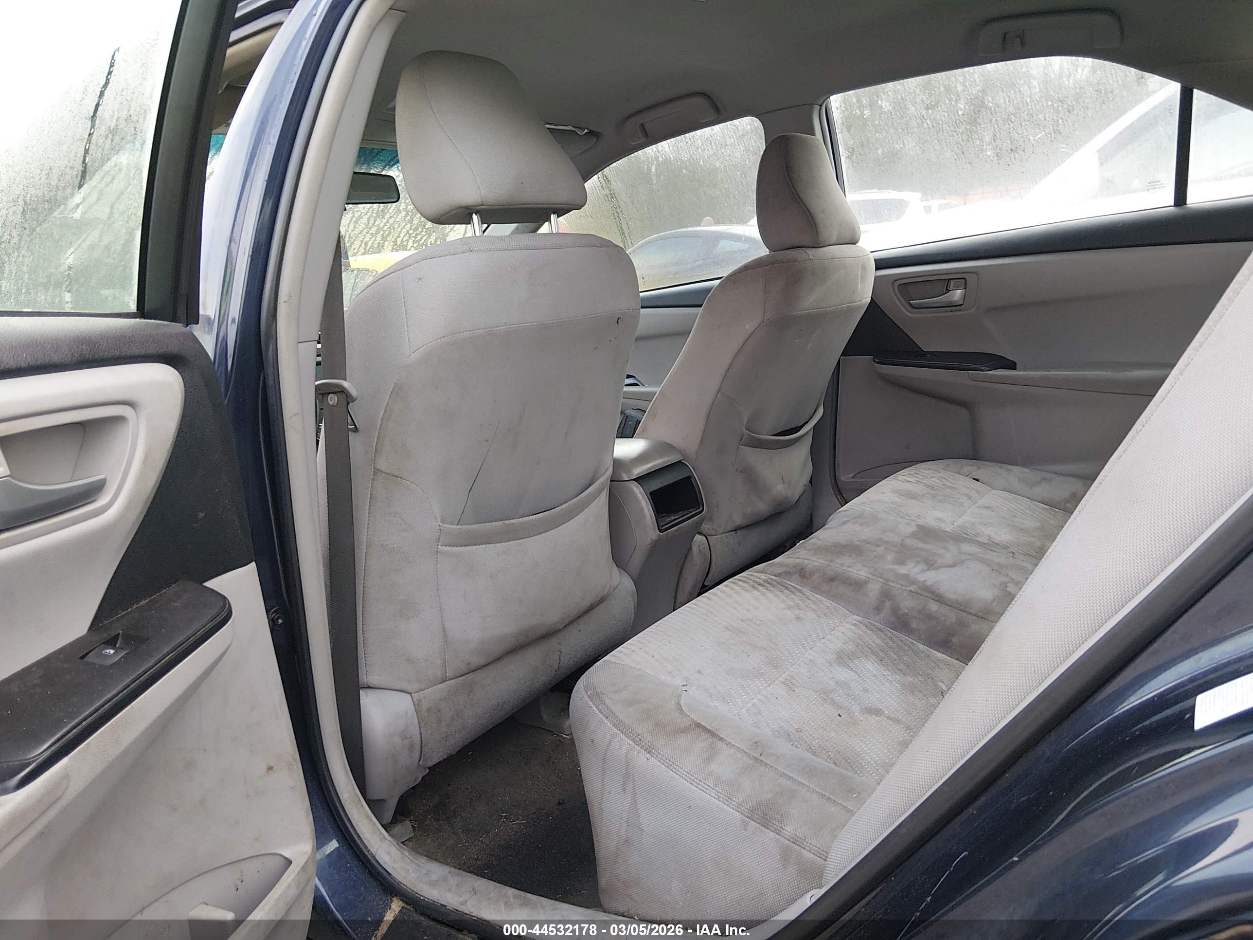 TOYOTA CAMRY image 8