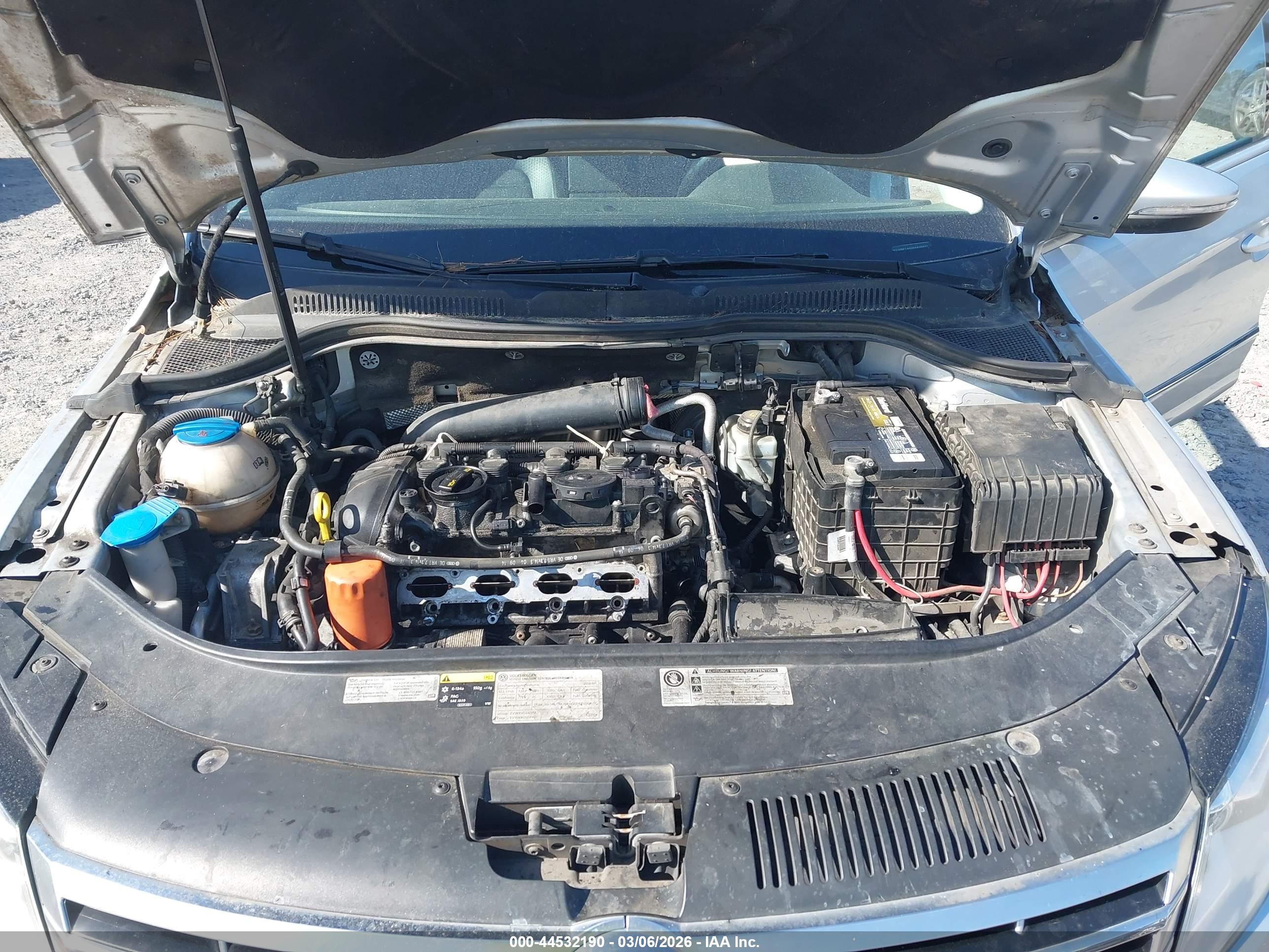 VOLKSWAGEN CC image 10